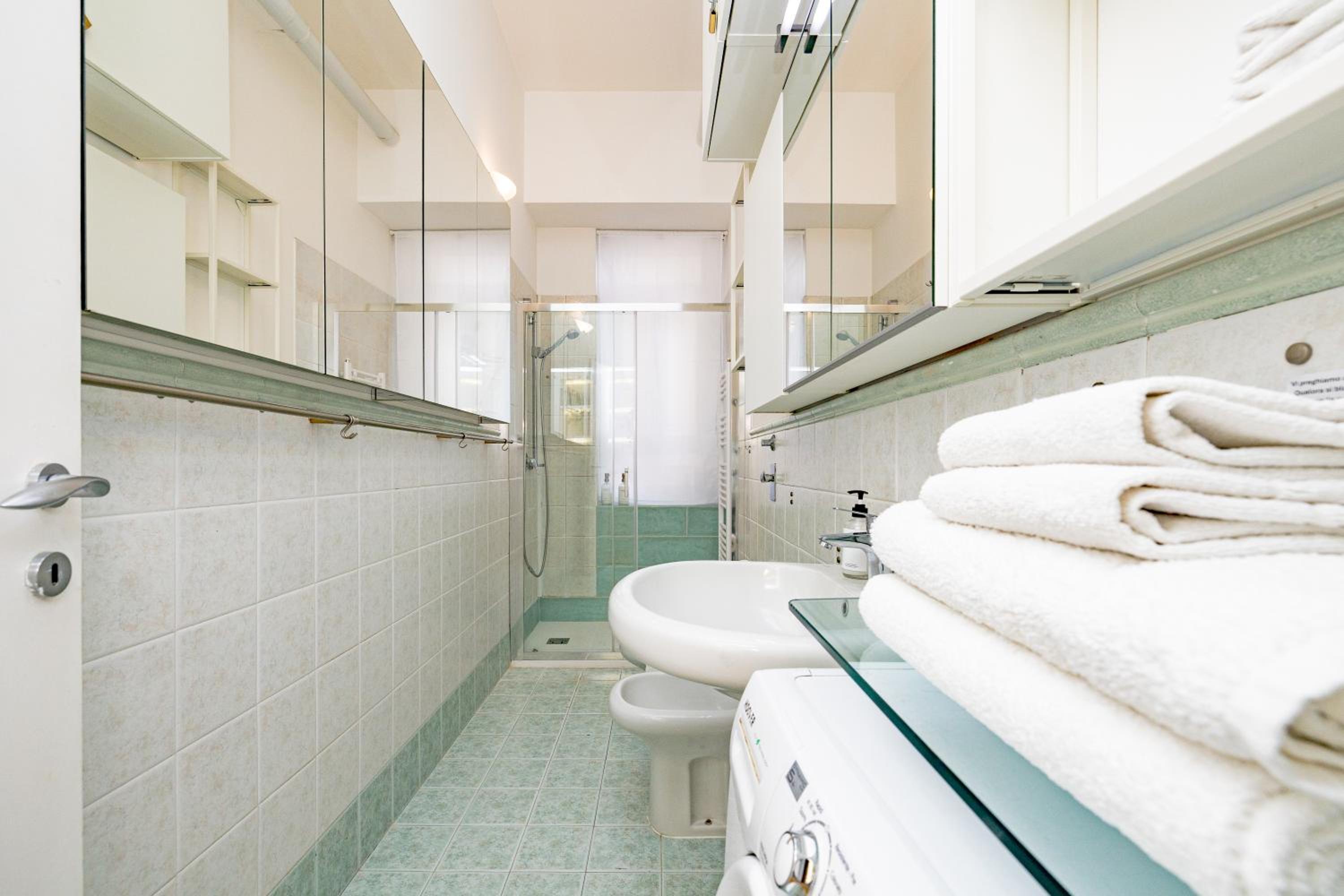 Minimal apartment near Bocconi University