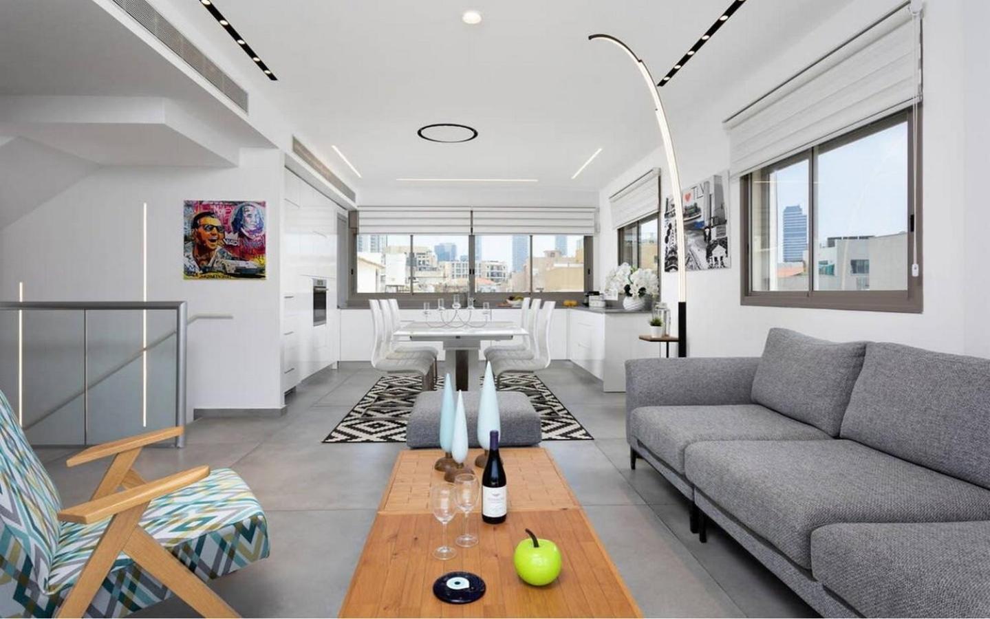 3BR Duplex with Stunning Outdoors by HolyGuest view 2