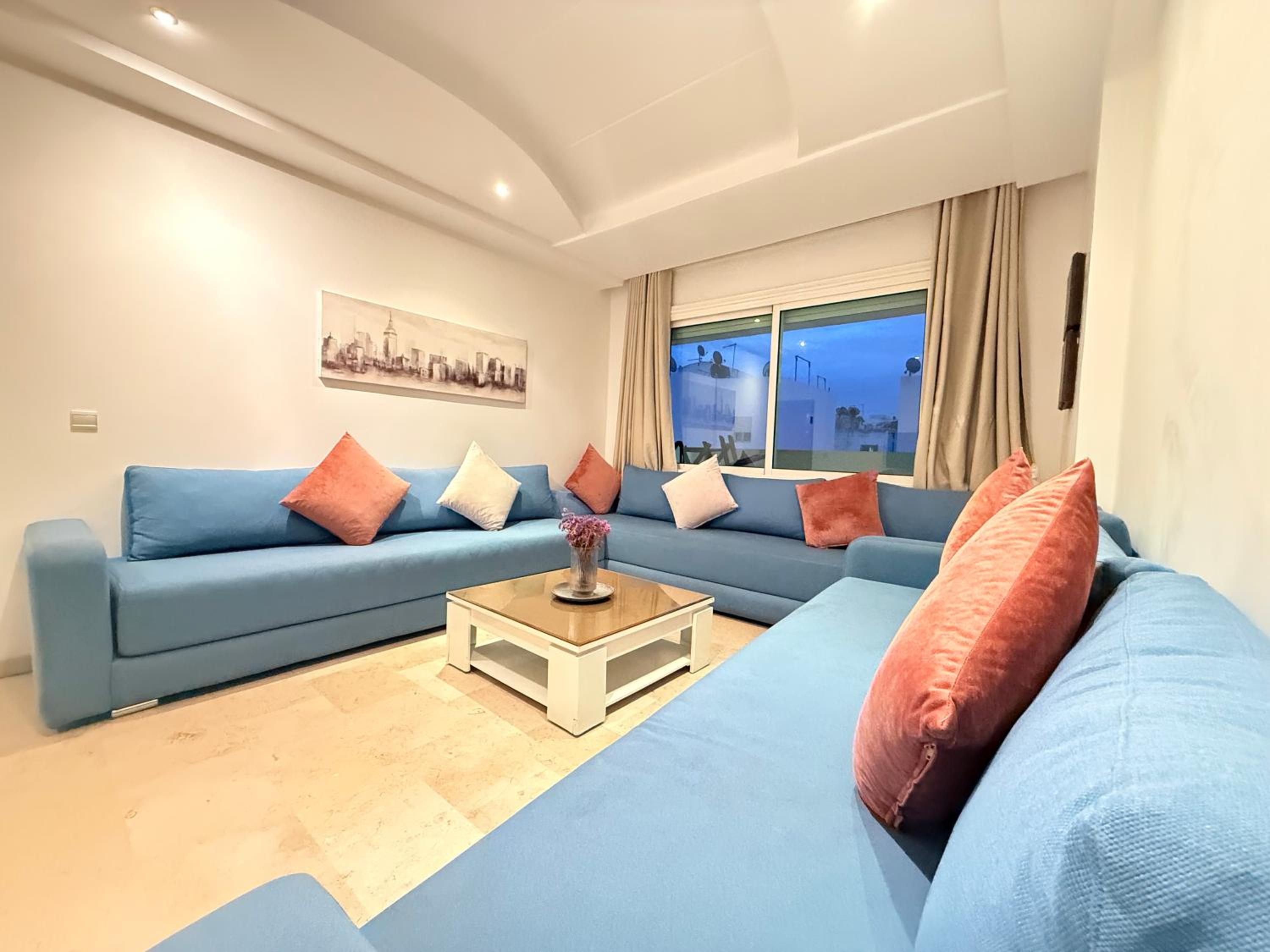 Cosy sunny 2BR - central near train and tram view 5