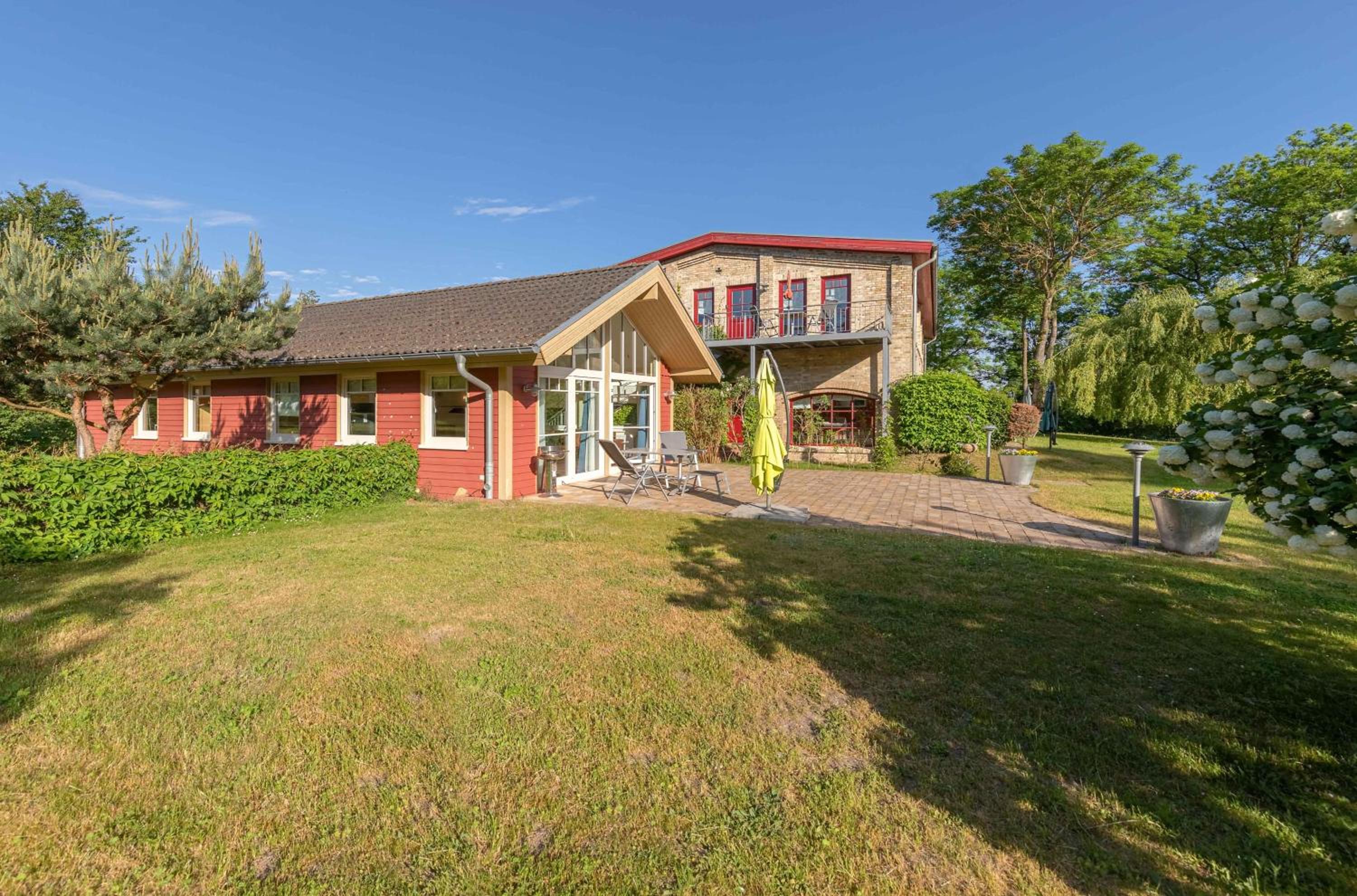 Wildgans - Stilvolles Ferienhaus mit Terrasse, Seeblick  Naturidylle am Loppiner See - Property Image 2