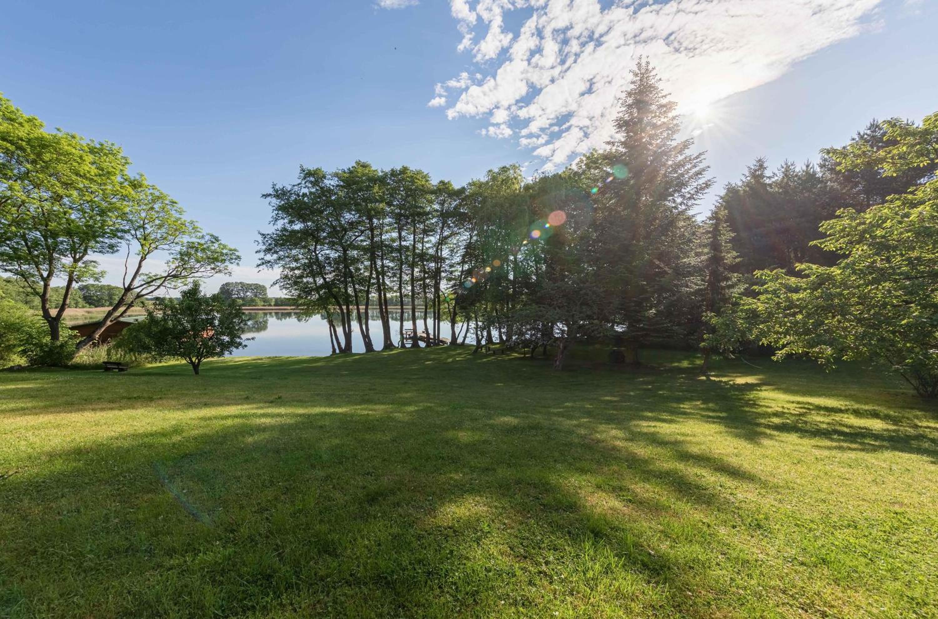 Wildgans - Stilvolles Ferienhaus mit Terrasse, Seeblick  Naturidylle am Loppiner See - Property Image 9