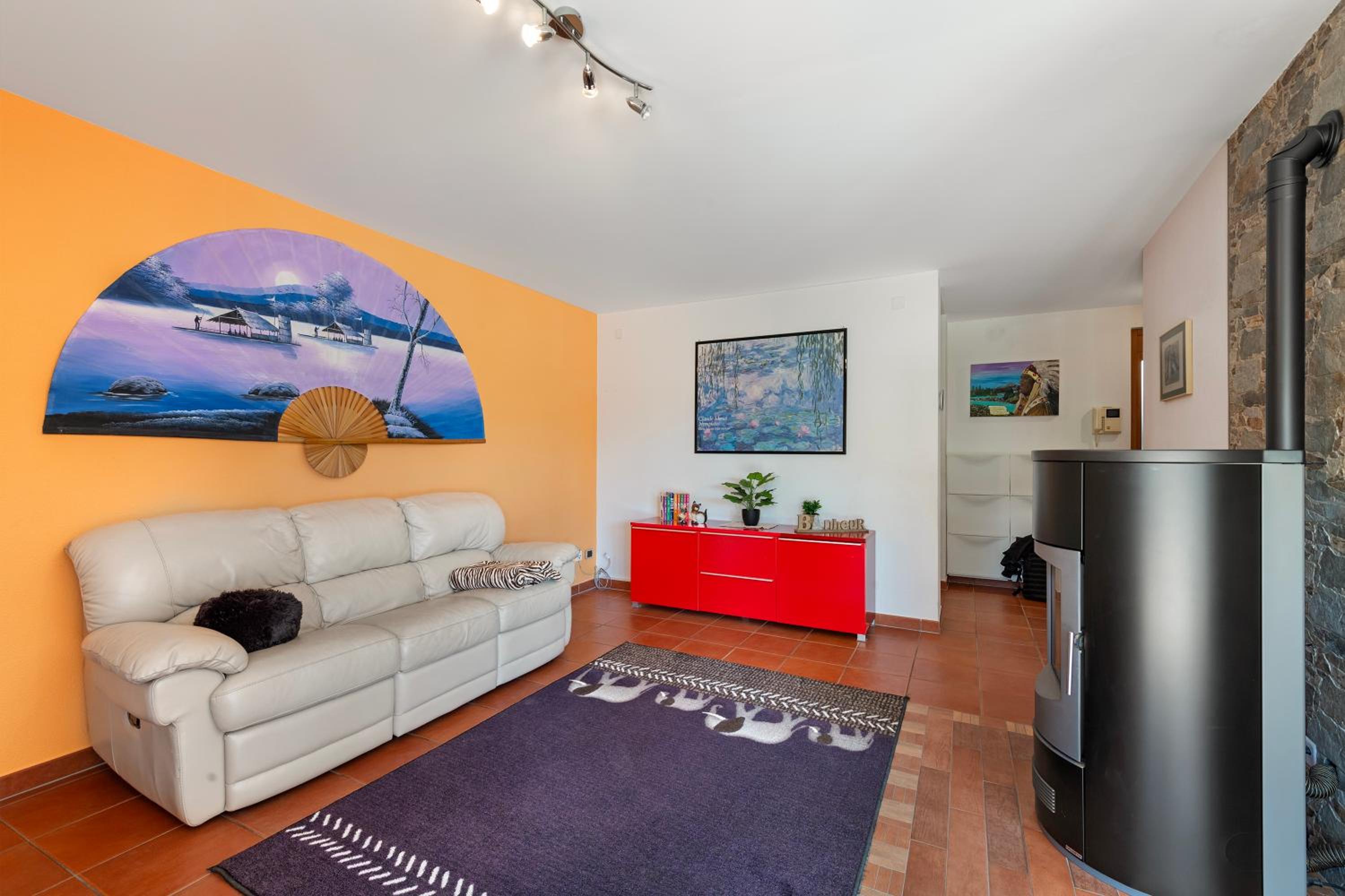 Sunny House- Happy Rentals