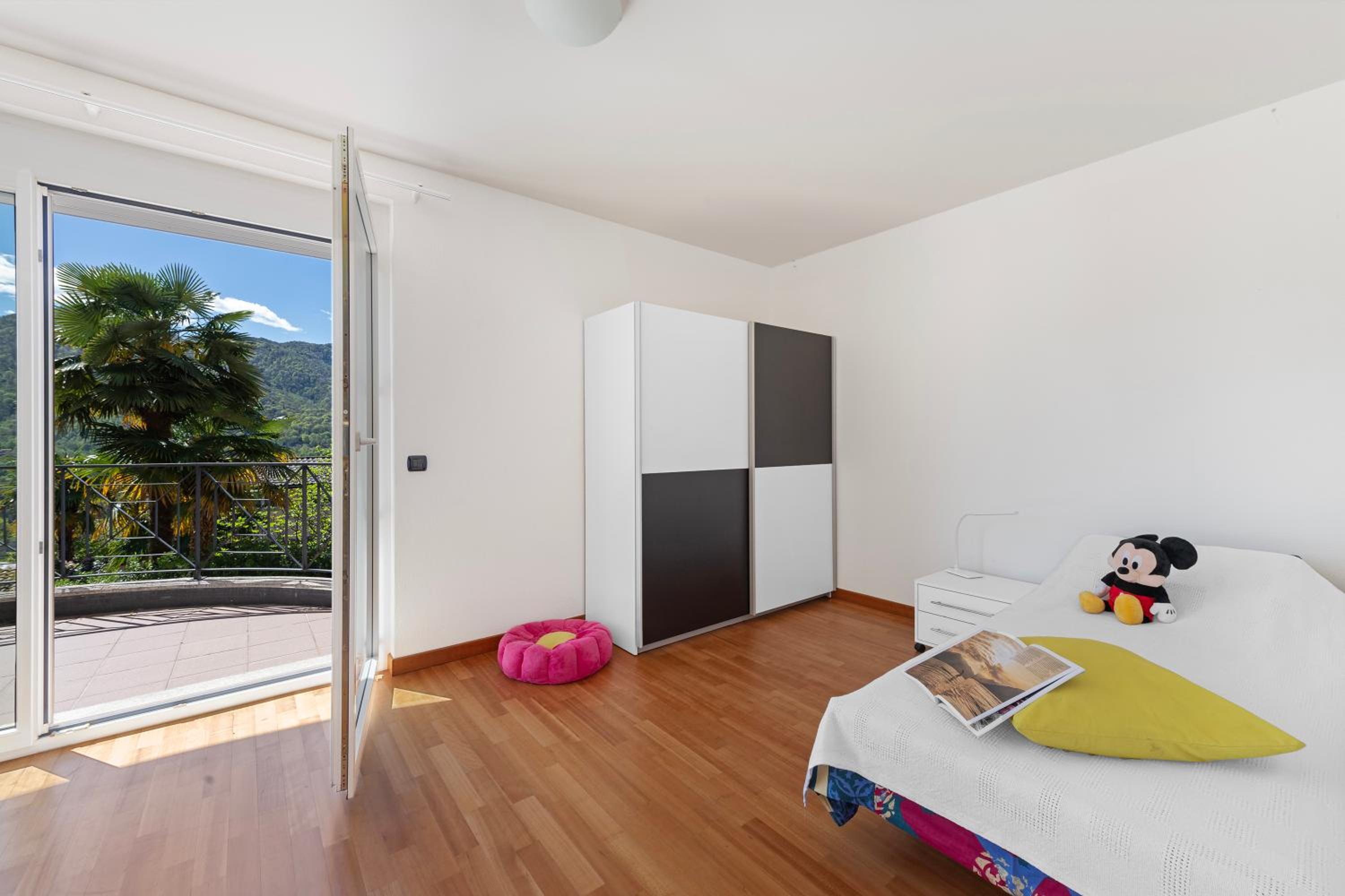 Sunny House- Happy Rentals