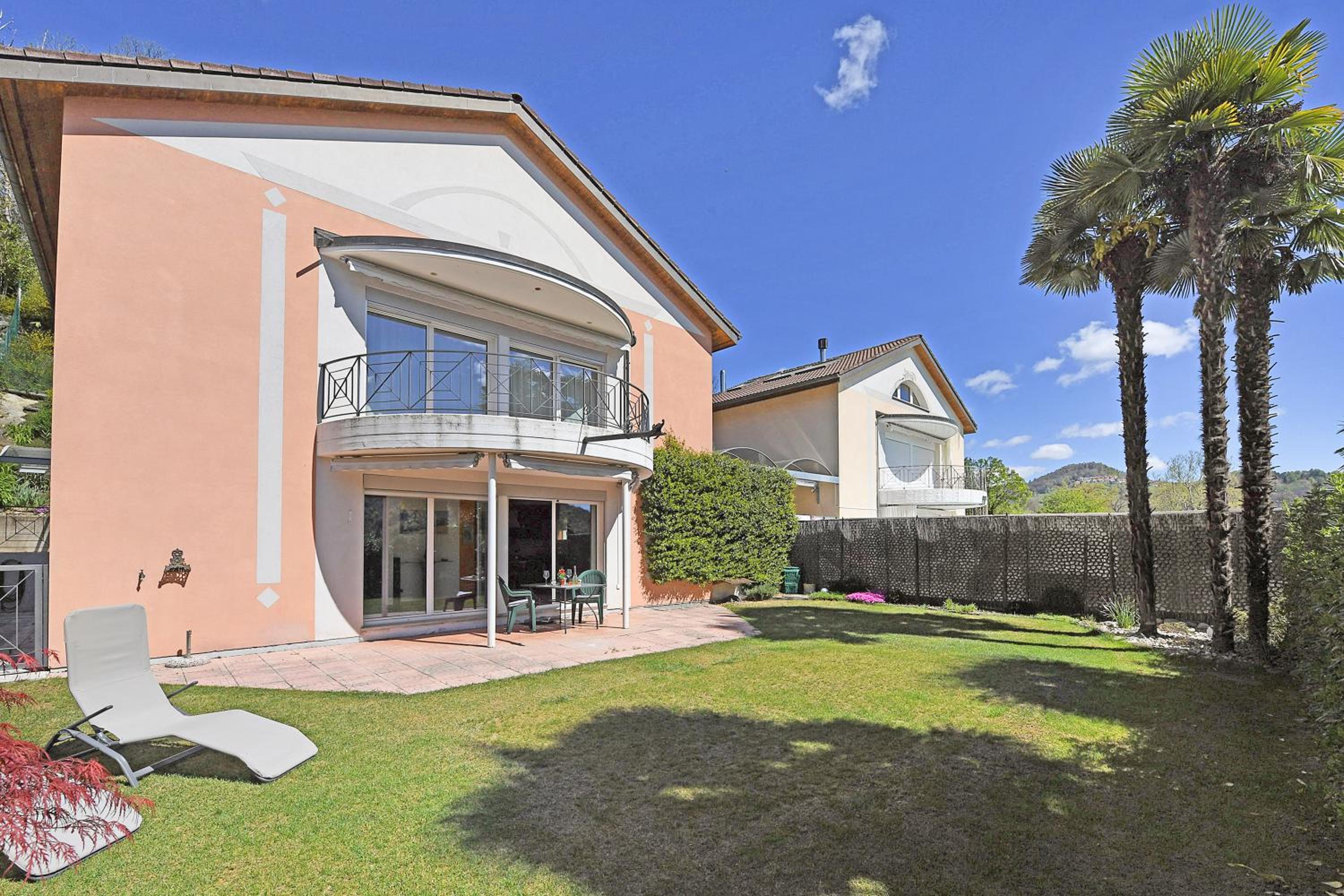 Sunny House- Happy Rentals