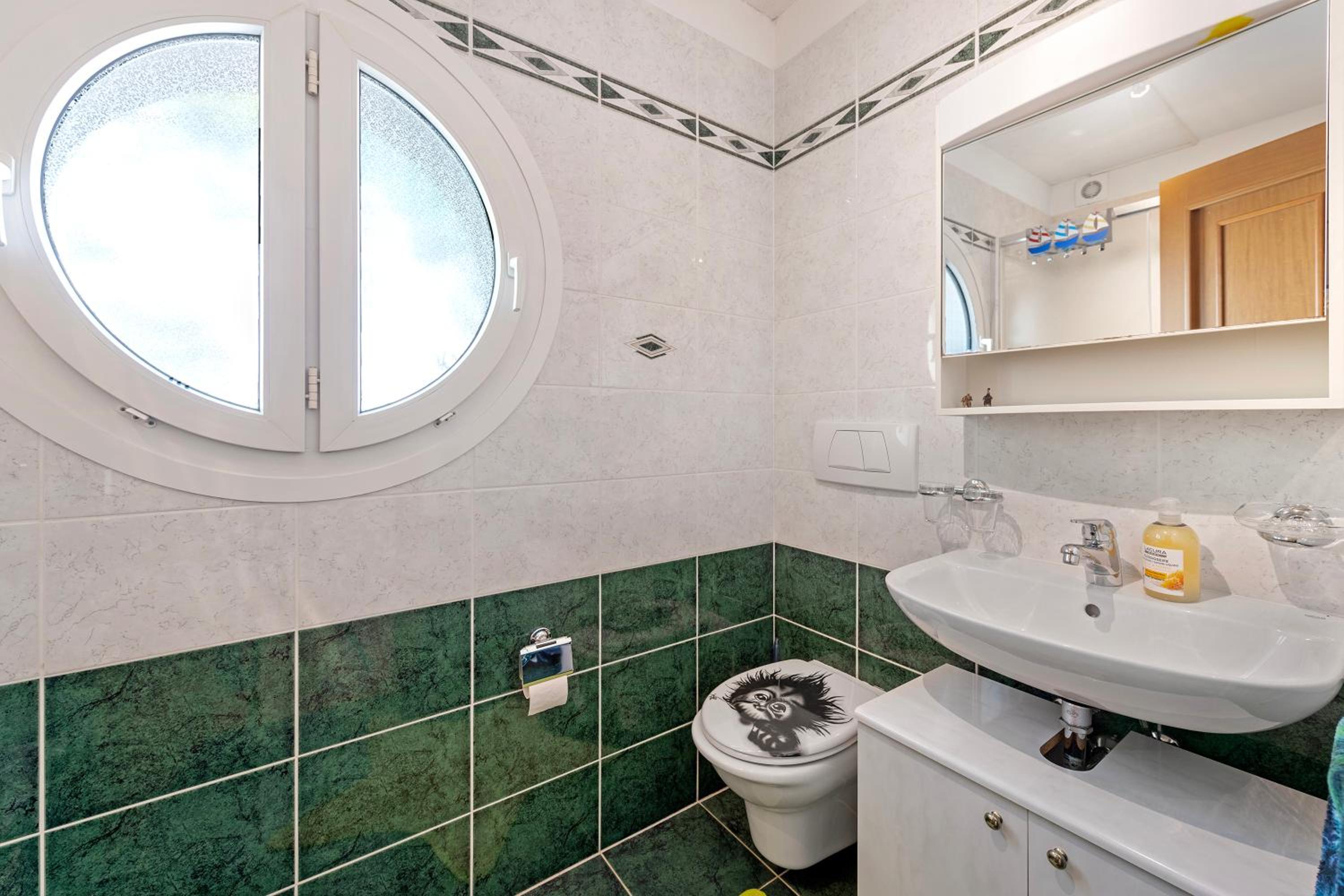 Sunny House- Happy Rentals
