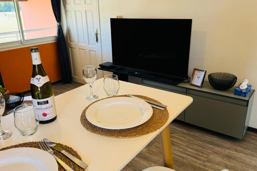 T2 LE COSY, au cœur de Montjoly, parking, clim view 2