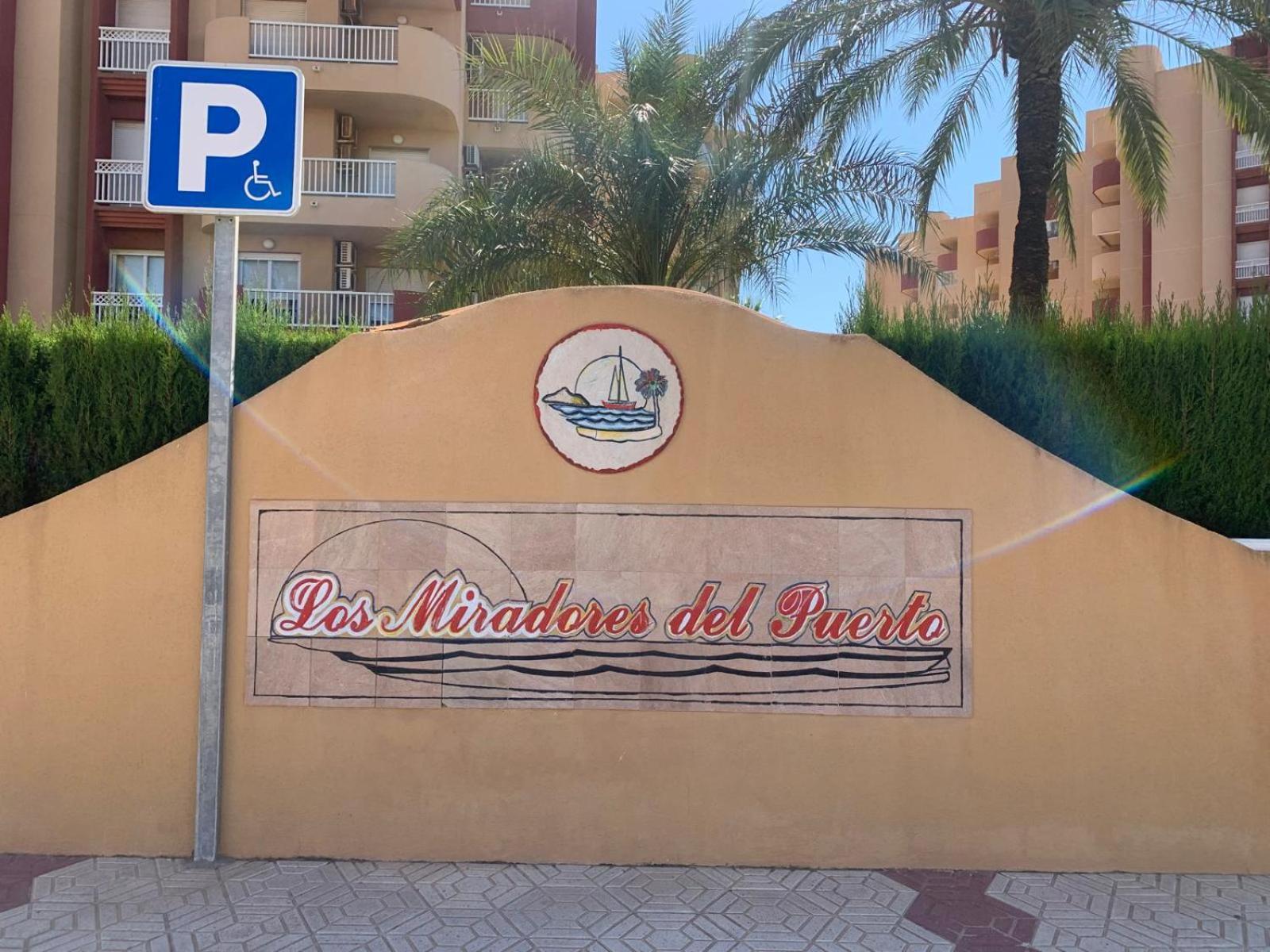 Vistas Al Puerto Los Miradores