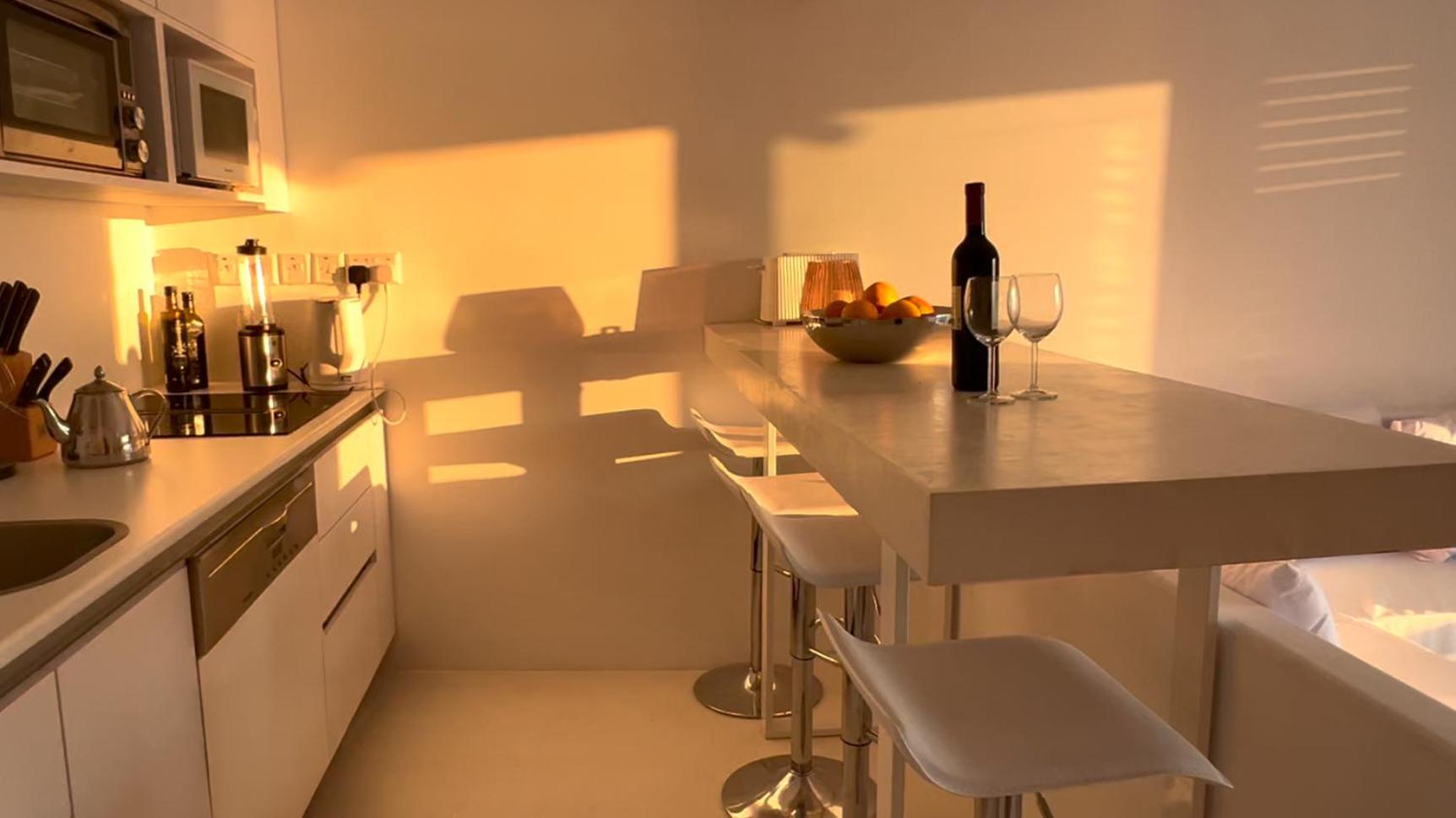 Sunset Deluxe Villa and Studios