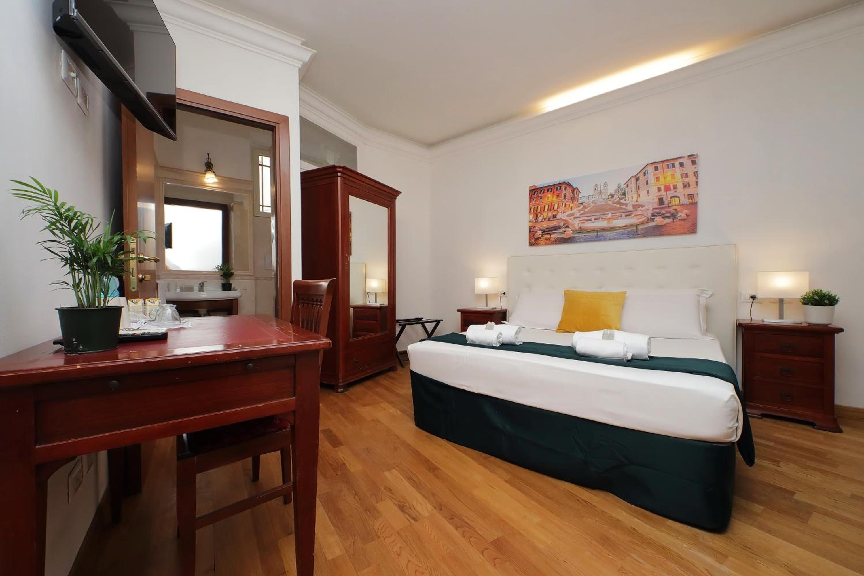 Romulus Rooms by Hostand