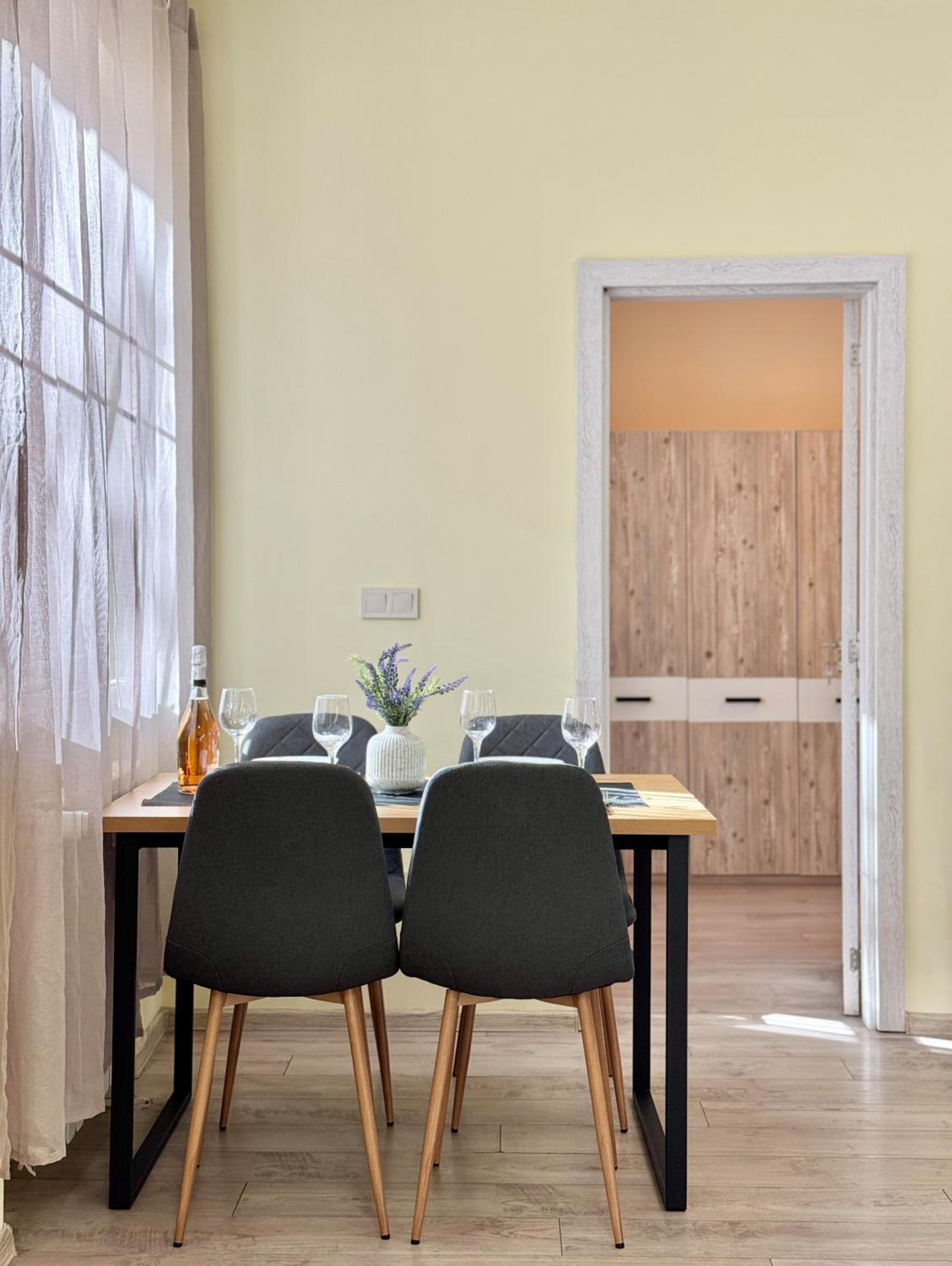 Cozy & Comfort Apartment for 4 Guests 10 minutes away from Sofia Centre