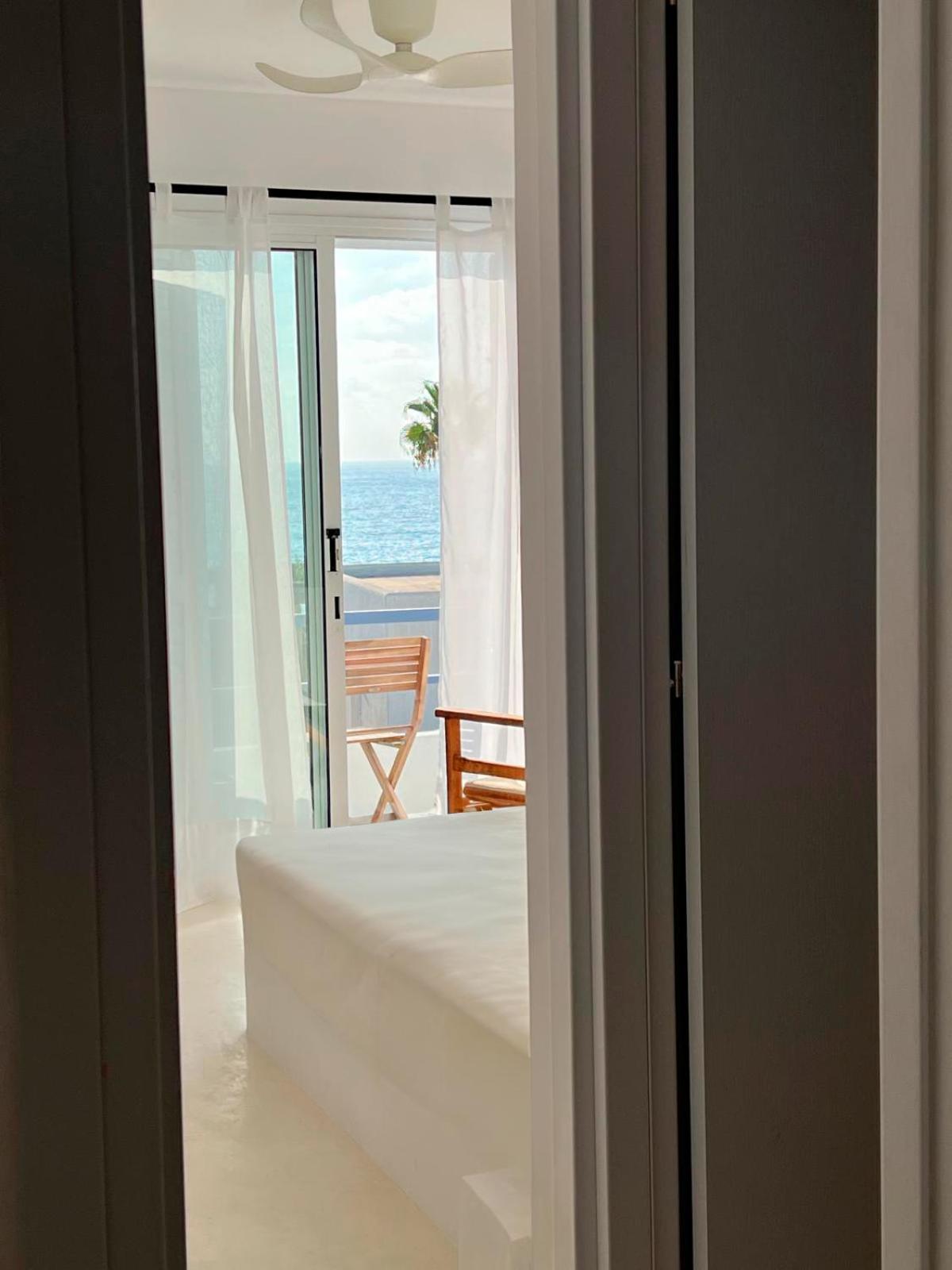Sunset Deluxe Villa and Studios
