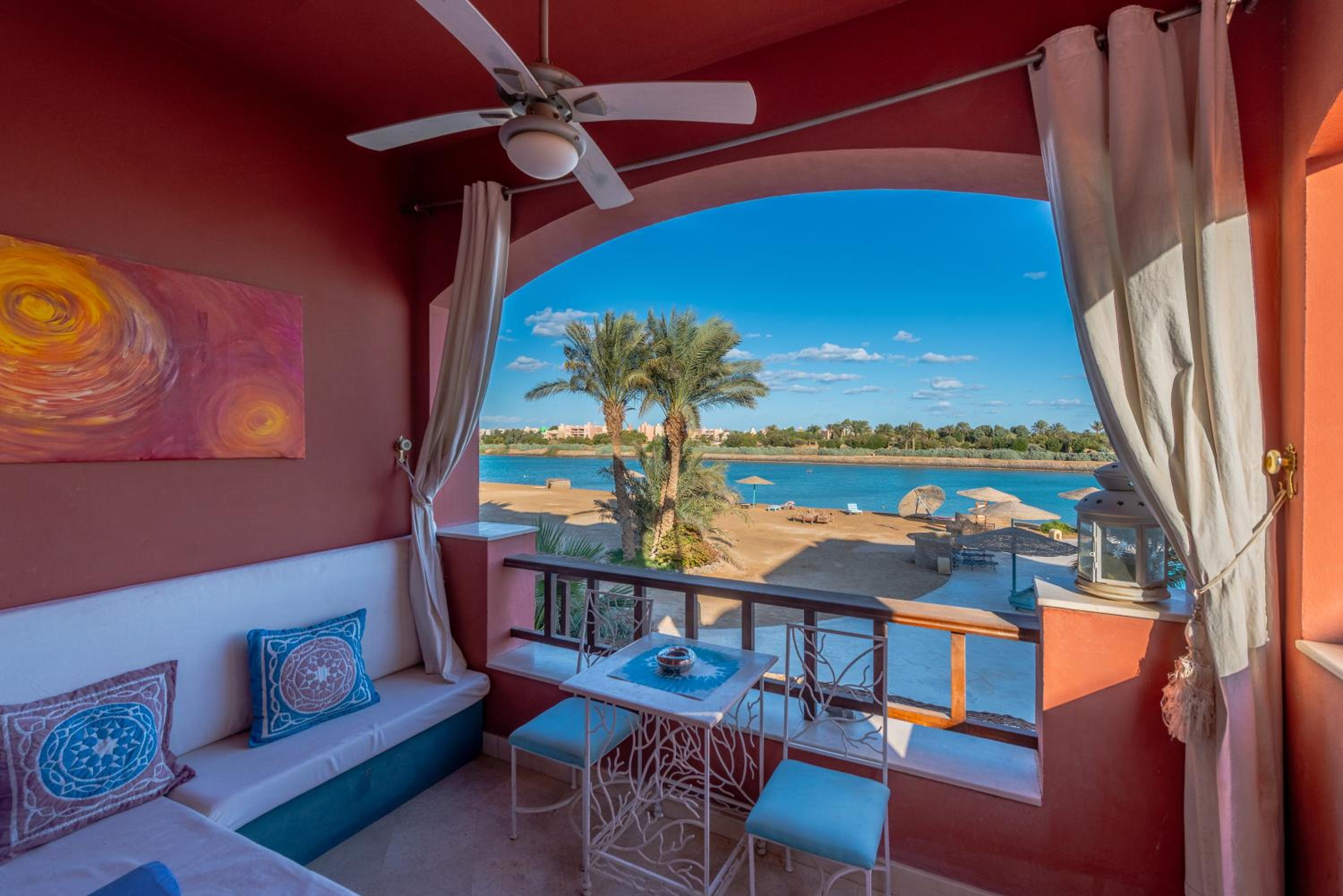 Special style apartment with pool at lagoon