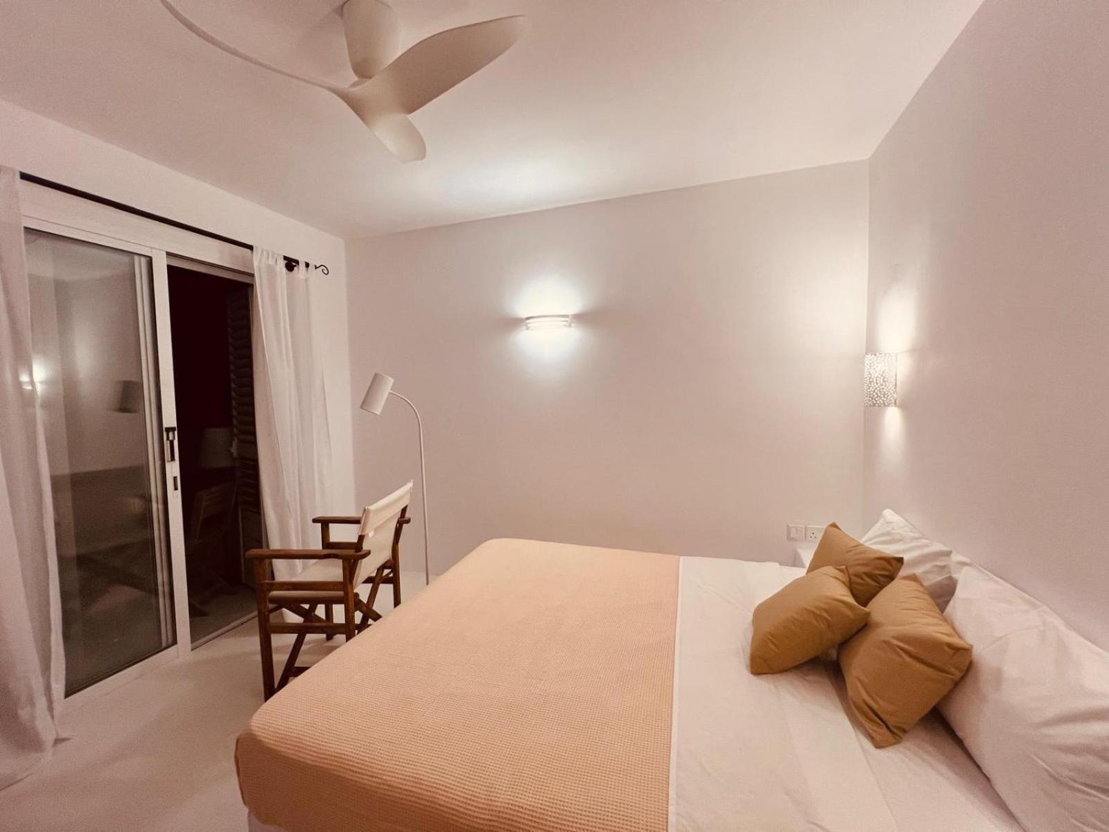 Sunset Deluxe Villa and Studios