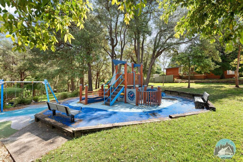 Modern House with Spacious Backyard in Telopea
