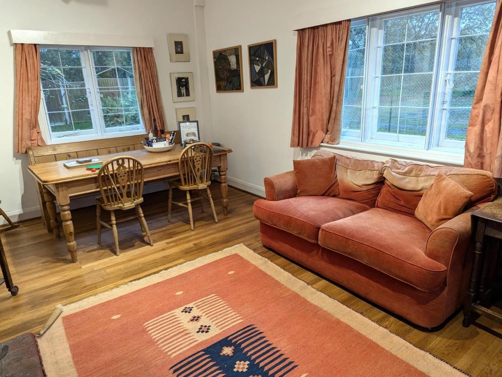 Cosy Cottage with Large Garden I Semi Rural Retreat! Nearby Countryside, Beaches & Goodwood - Chichester Holiday Properties view 2