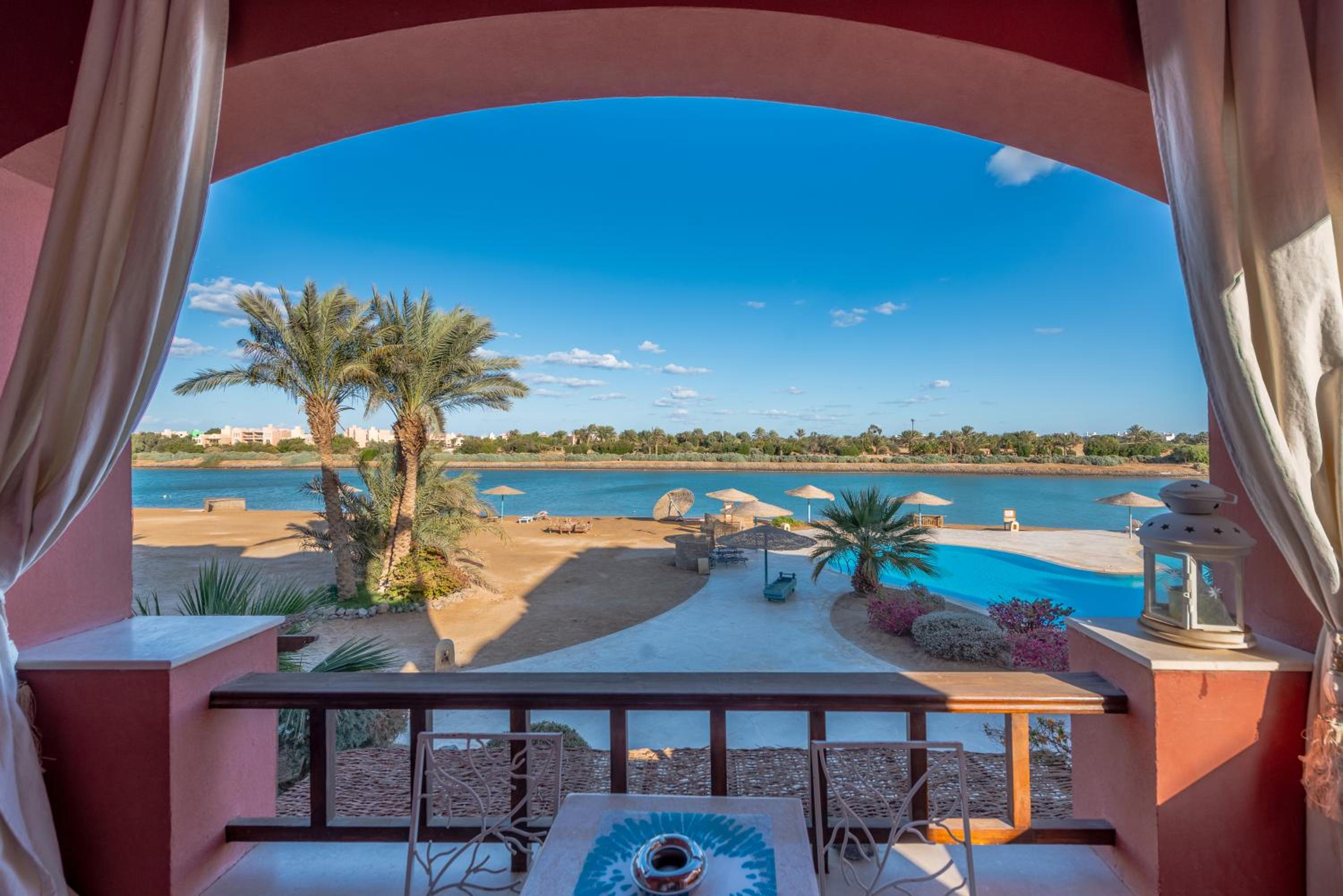 Special style apartment with pool at lagoon