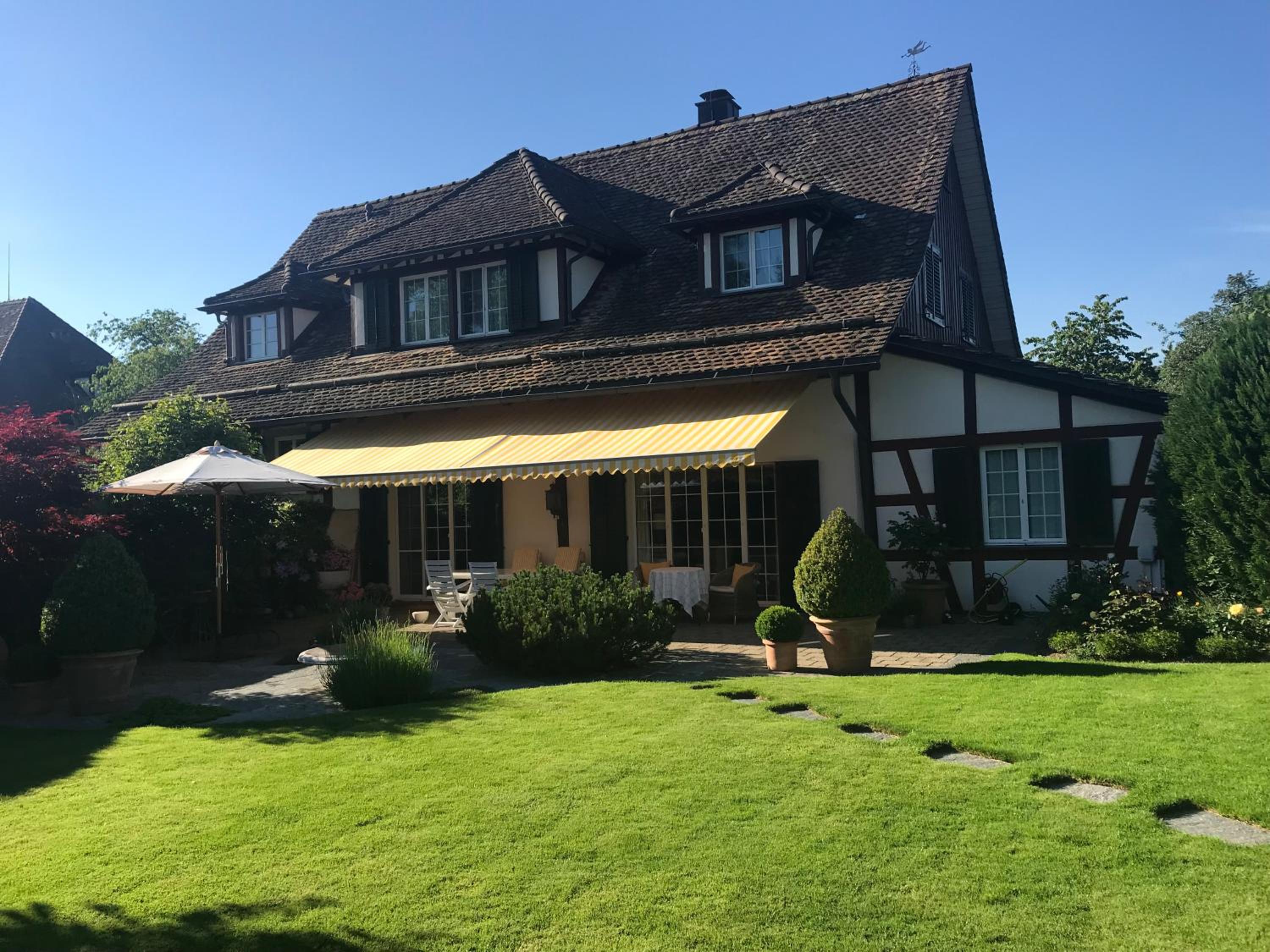 Luxusvilla nahe Zürichsee