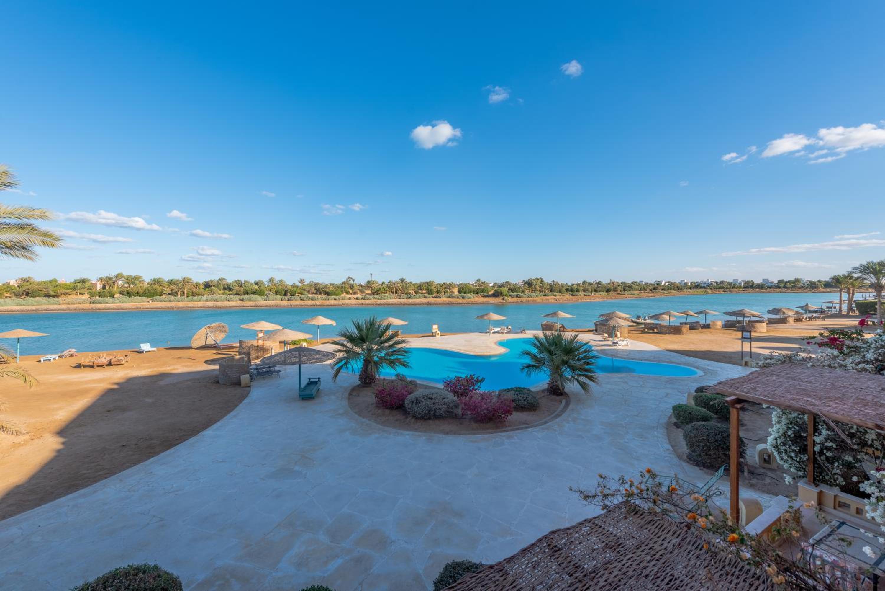 Special style apartment with pool at lagoon