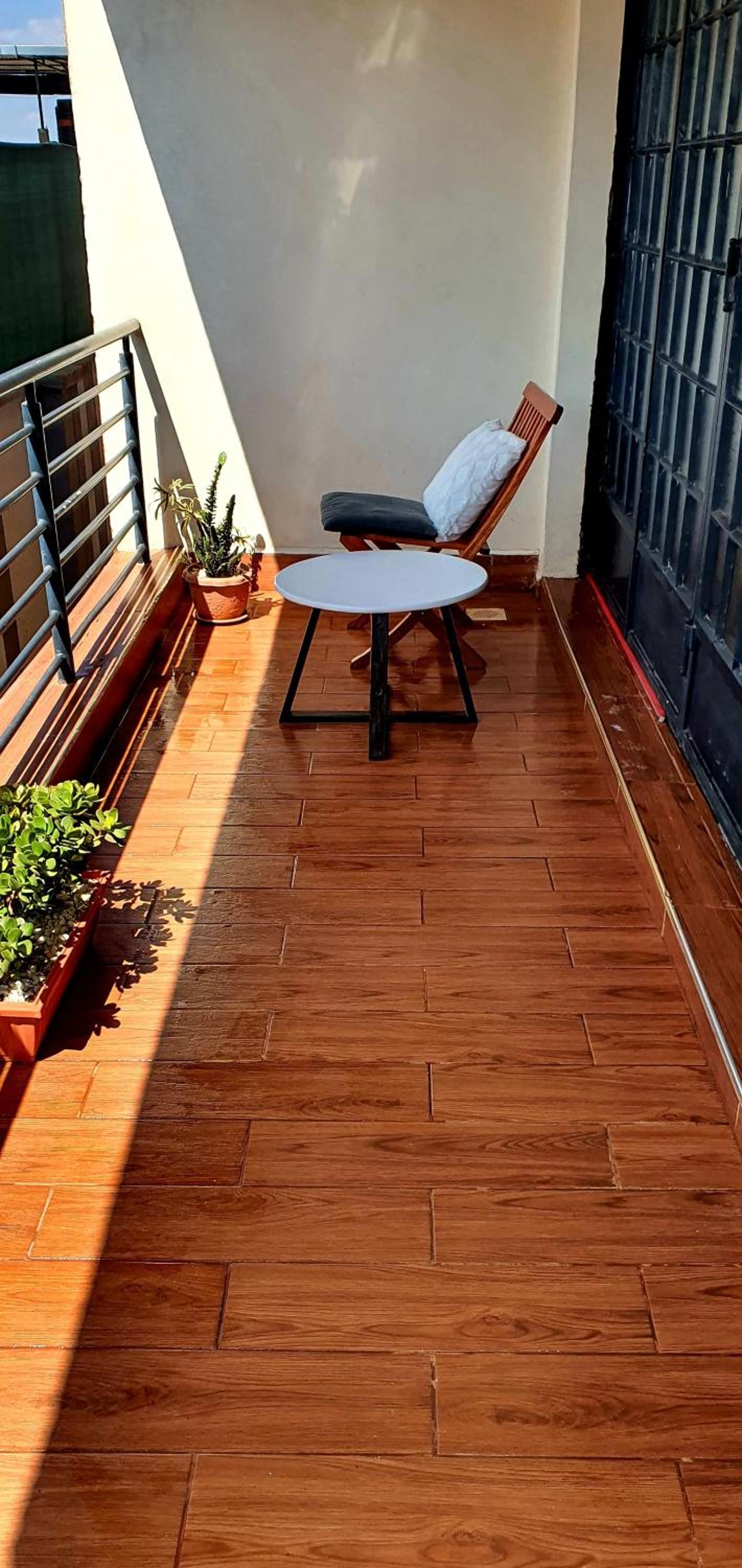 Rossyln home Near UN and Village Market