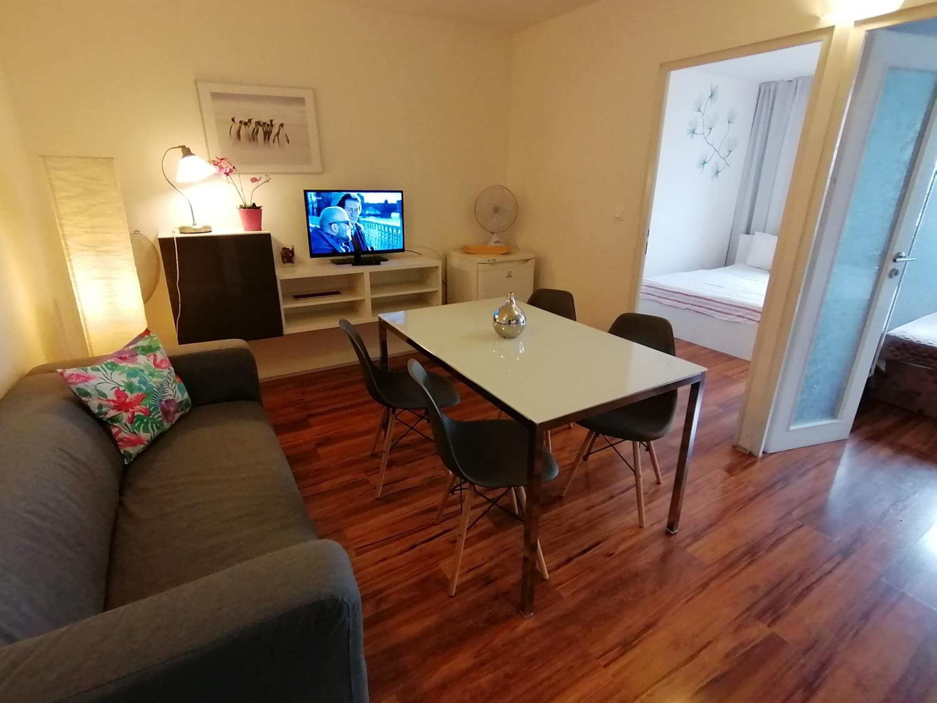 Golden Family Apartments