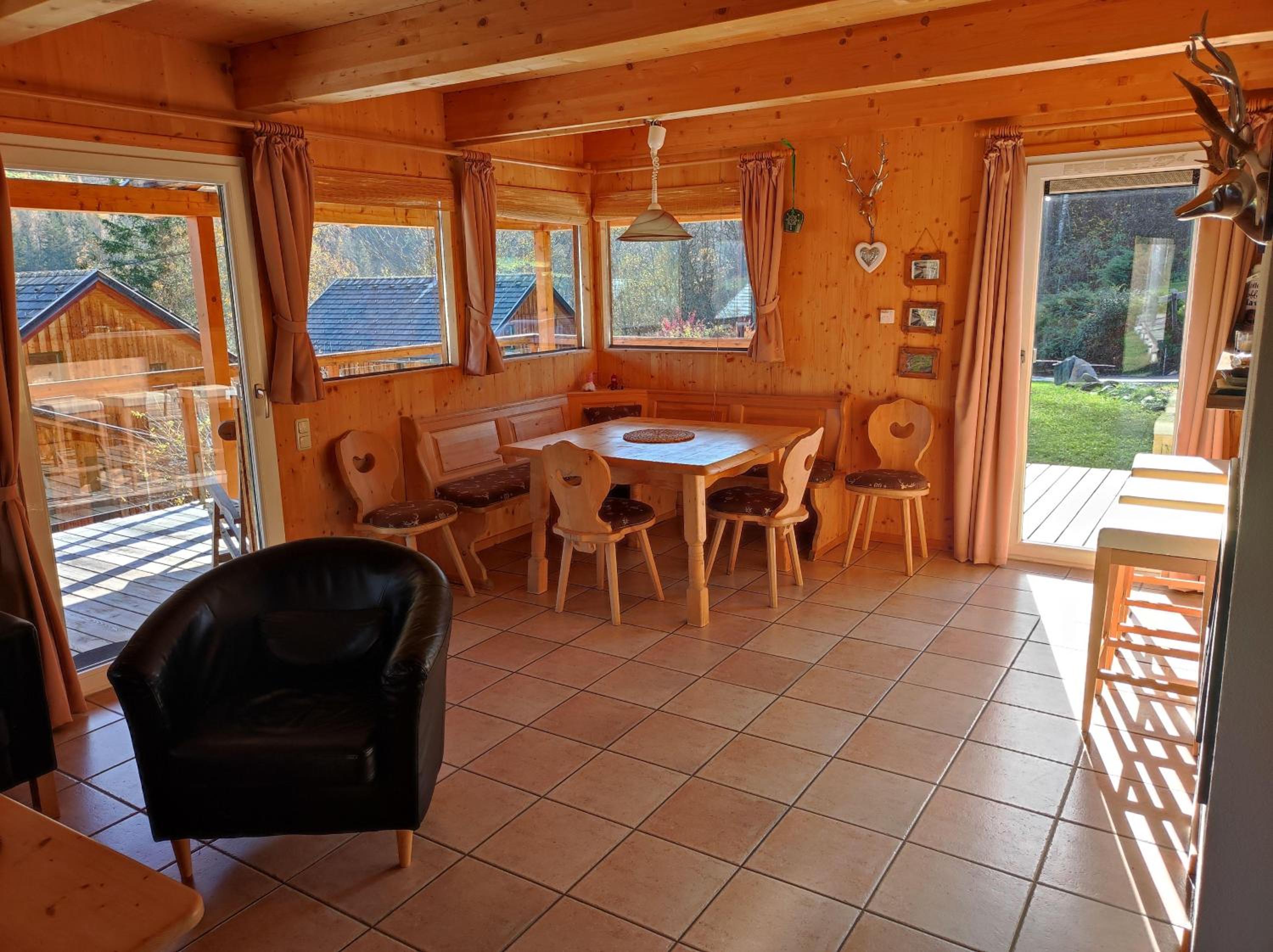 Wohlfuehl-Chalet-Alpengloeckchen