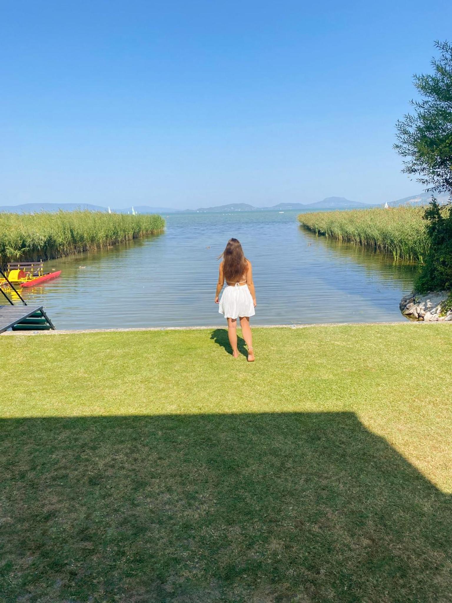 BALATON A KERTBEN - BALATON IN THE GARDEN - Beachfront villas with beautiful view, private beach view 5
