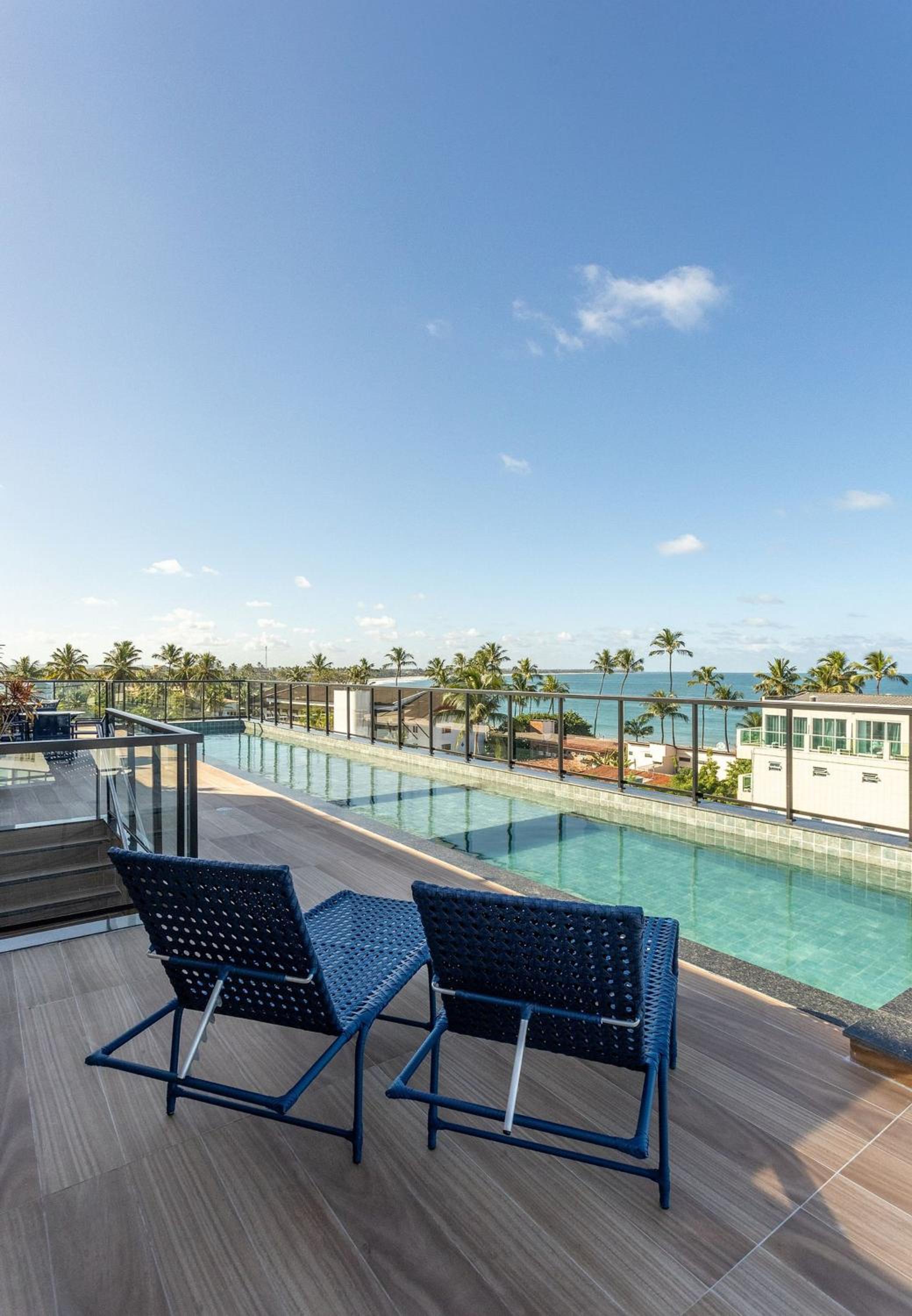 Centro de Porto de Galinhas a 50m do mar com rooftop, piscina e cozinha completa