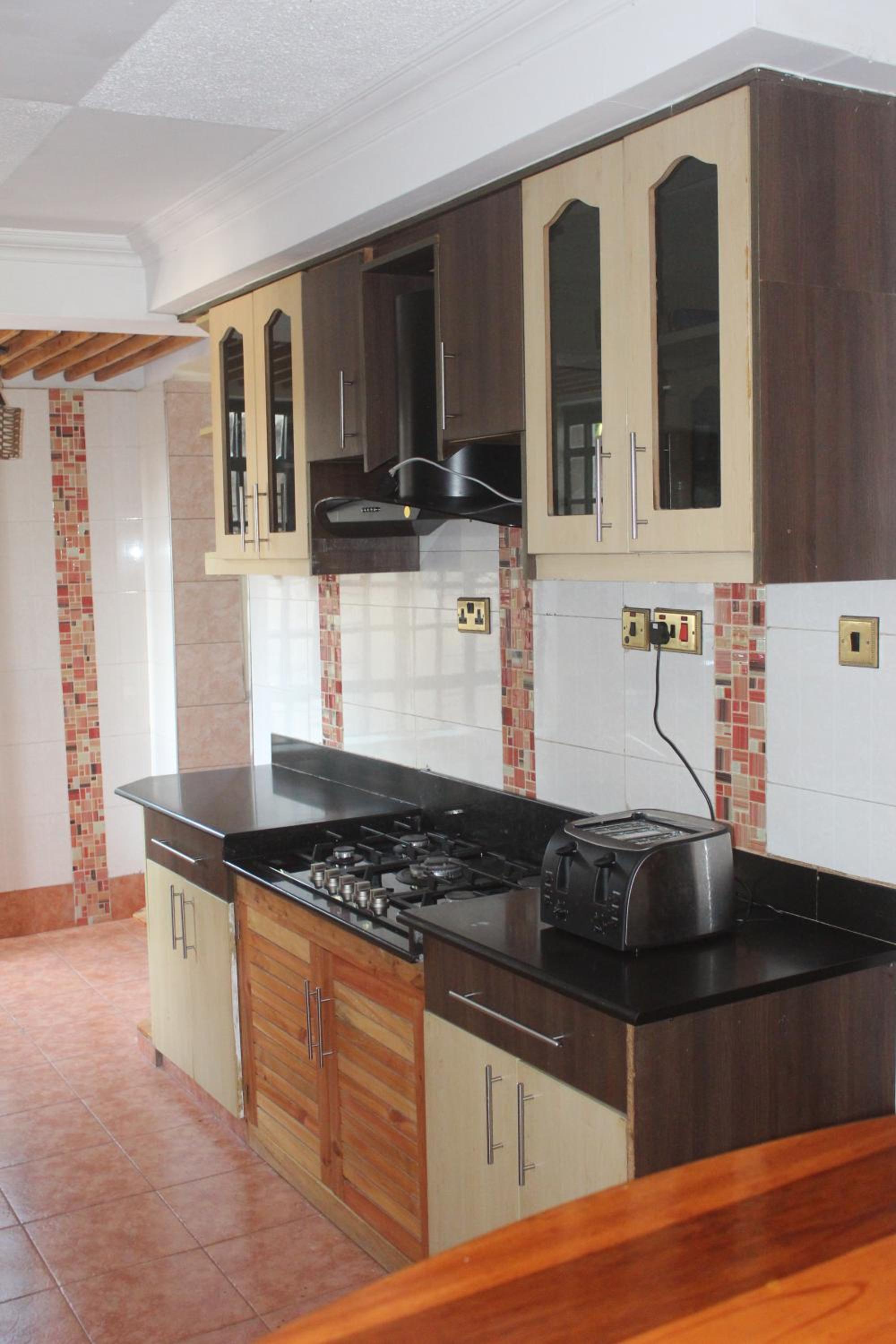 Eshborns House - Near Jomo Kenyatta International Airport and SGR with shuttle services at an extra fee view 2