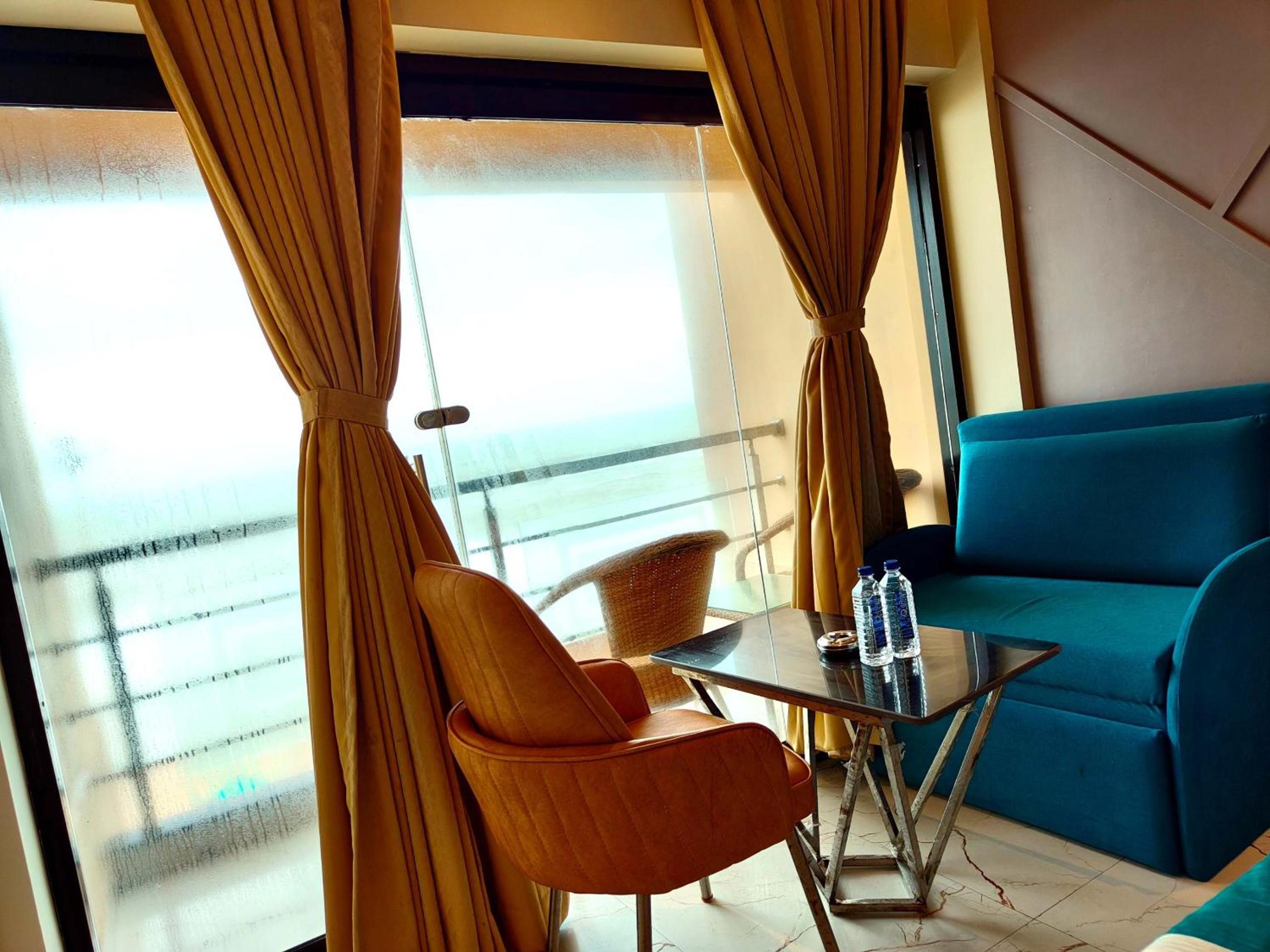 Hotel Dreamland Puri - All-Room-Sea-Facing-with-Attached-Balcony- New Marine Drive Road Puri - Lift-Wifi-Parking-Restaurant Facilities view 4