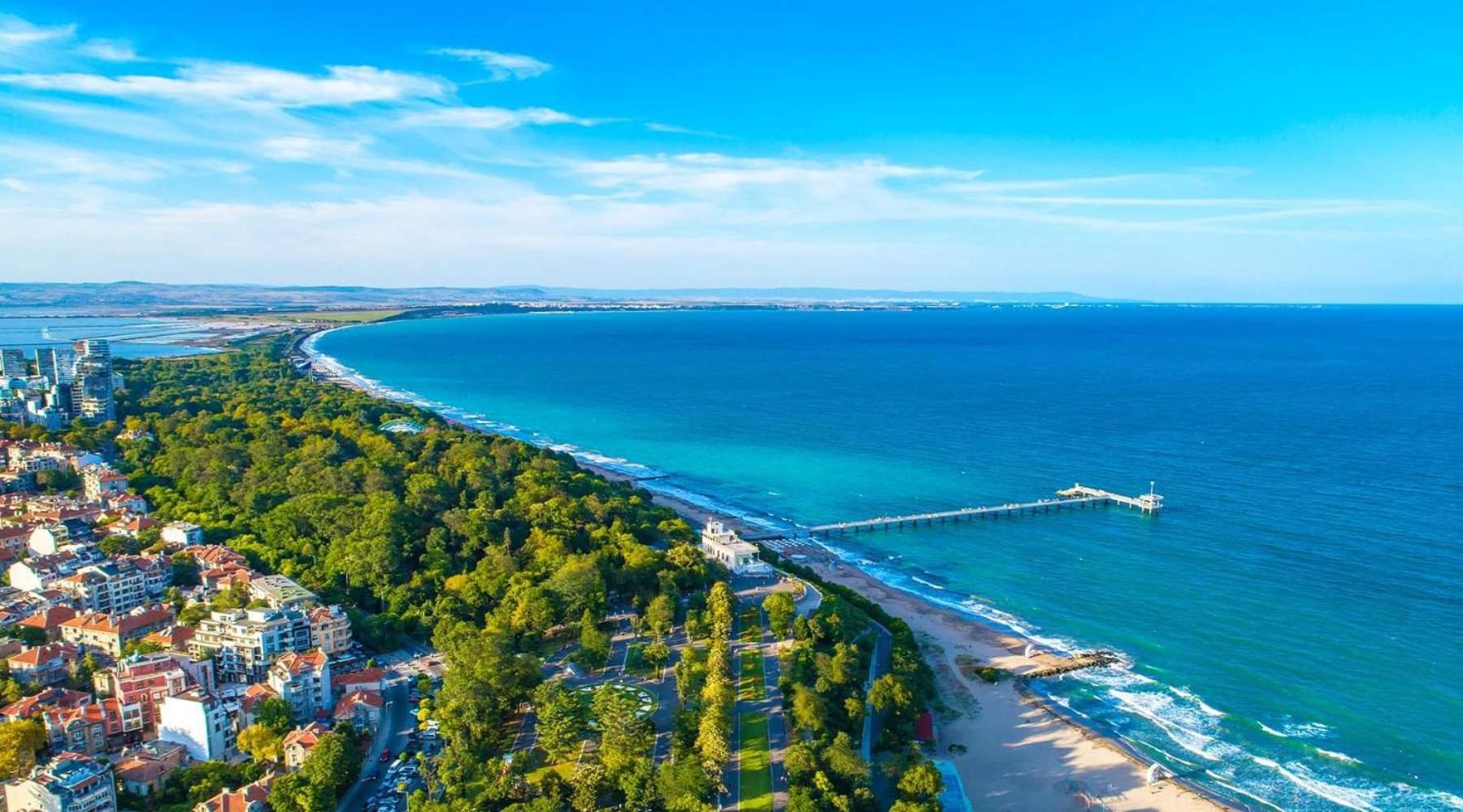 Cosy Sea View Apartment with Terrace 2 min from Beach Lazur Burgas