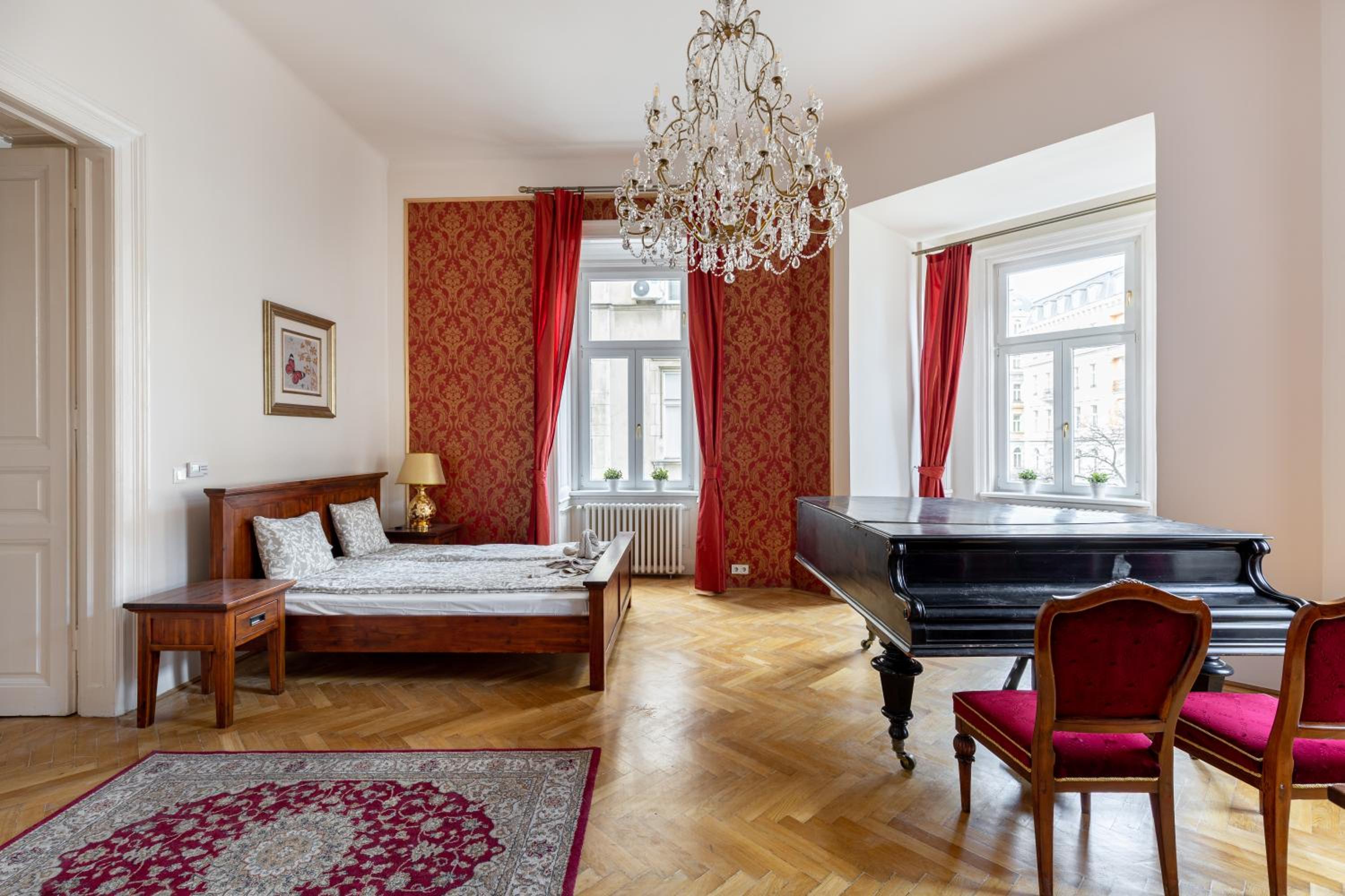 Rom-Antique Residence at City Center view 2