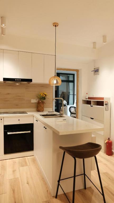 Ji Hotel Shanghai Changshou Road - Near Metro Line 13&14,Free Luggage Storage,English Service