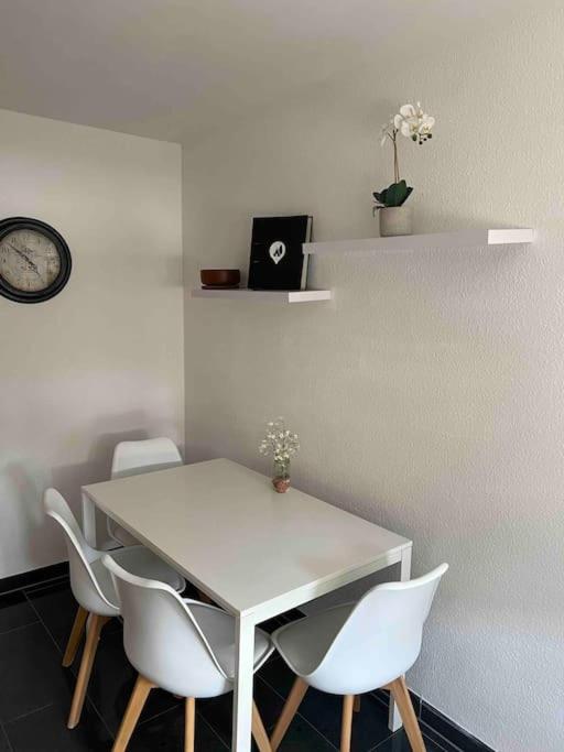 Cozy Apartment with Balcony and Parking in Tüddern