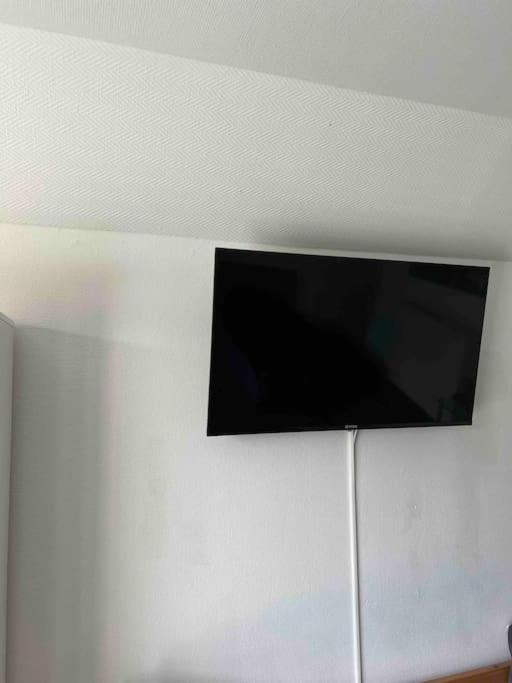 Cozy Apartment with Balcony and Parking in Tüddern