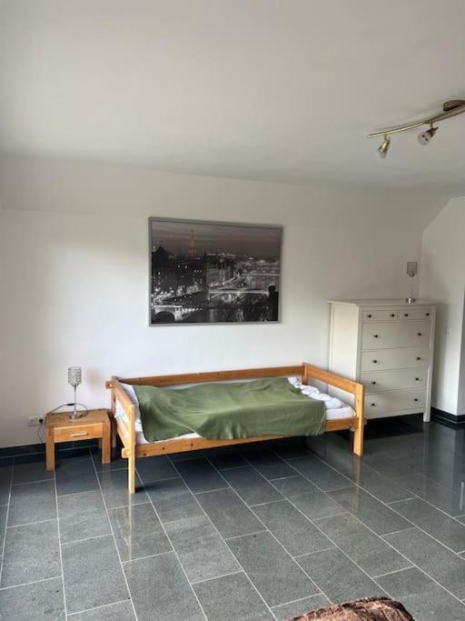 Cozy Apartment with Balcony and Parking in Tüddern