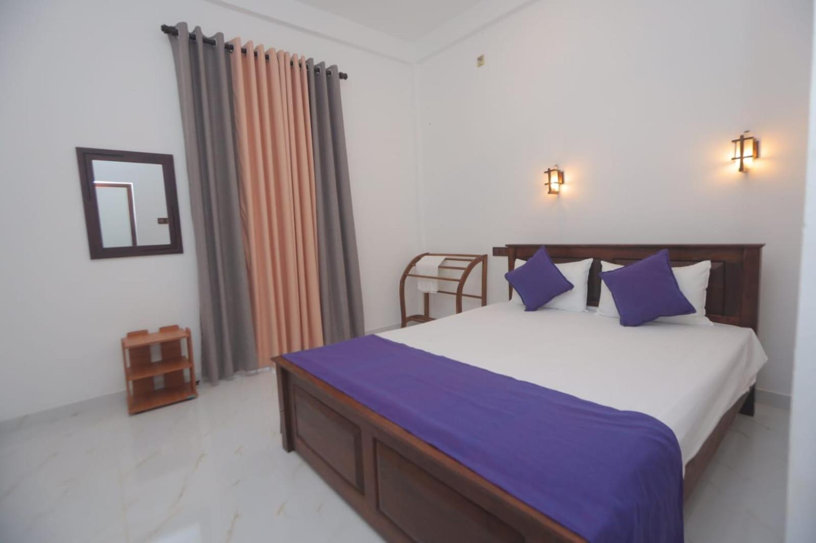 Hide Hiriketiya Villa