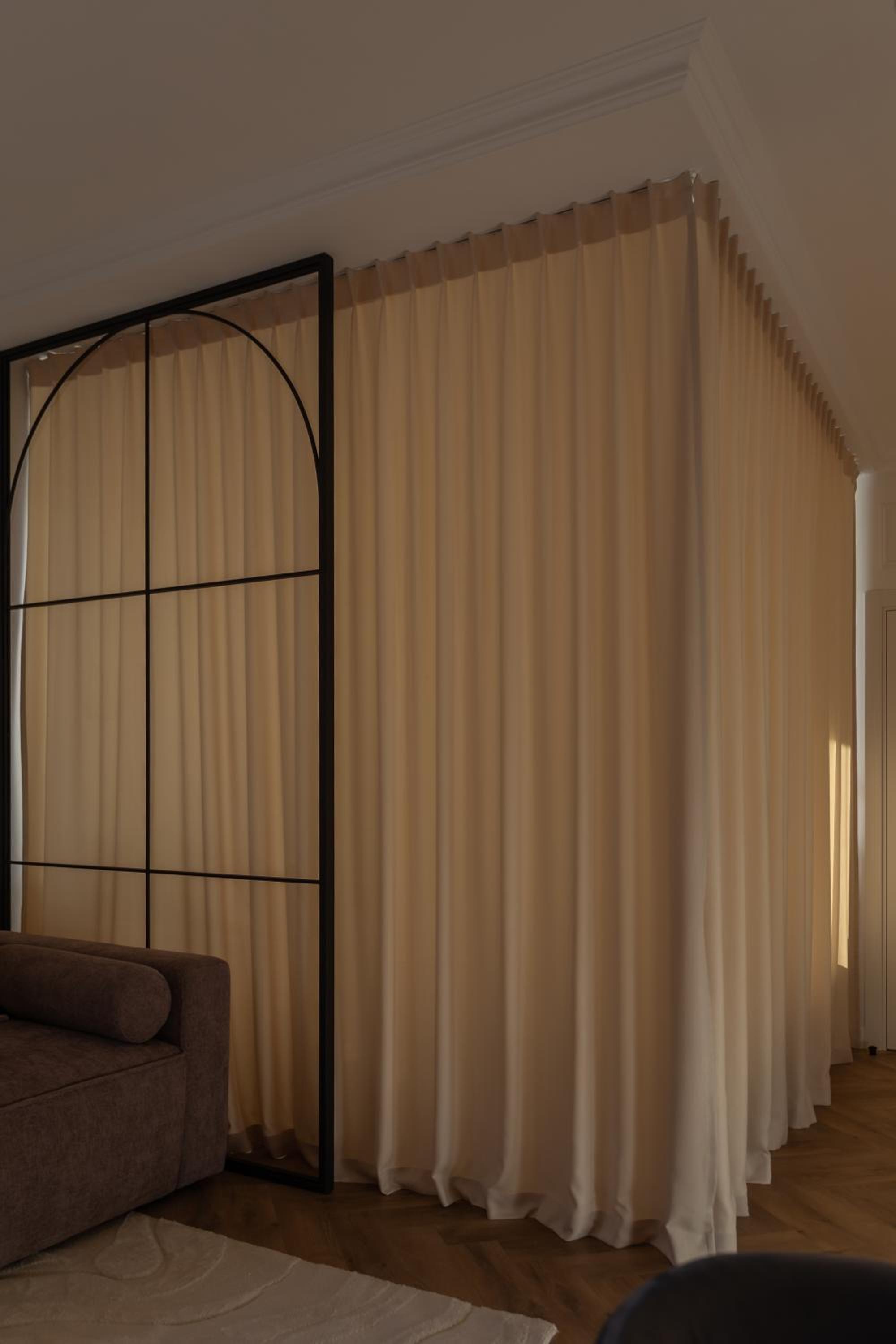 M&D Ultra Lux, Rynok Square view 3