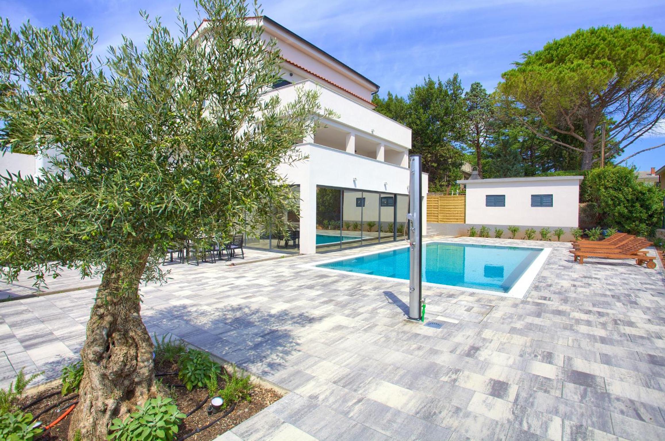 Elegant Villa Chiara with pool view 5