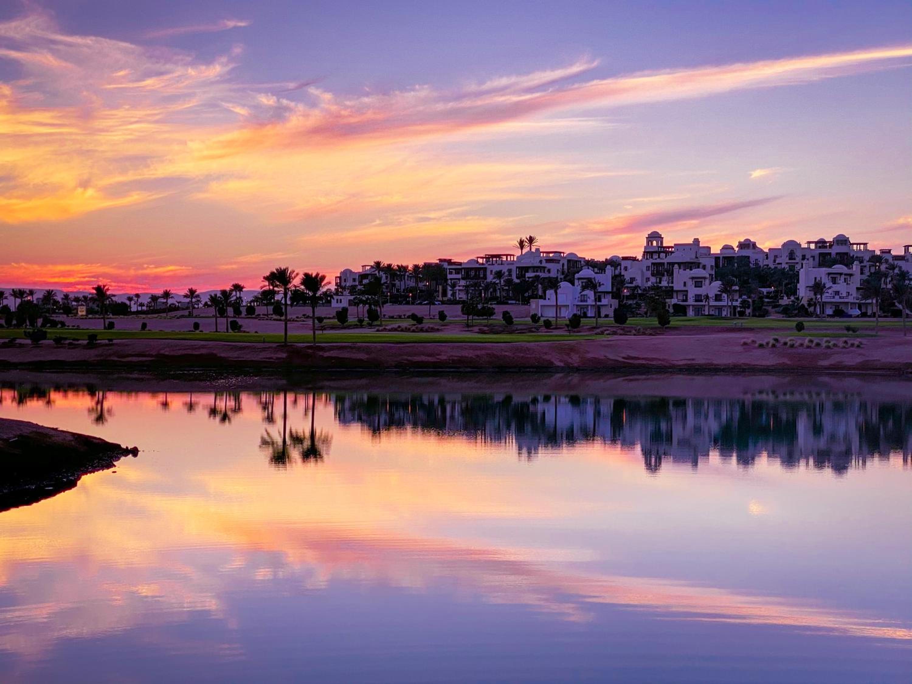 Modern 1 Bedroom Apartment in Ancient Sands view 4