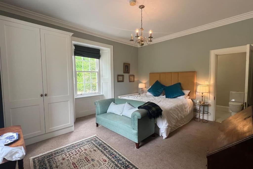 Ballyeriston House