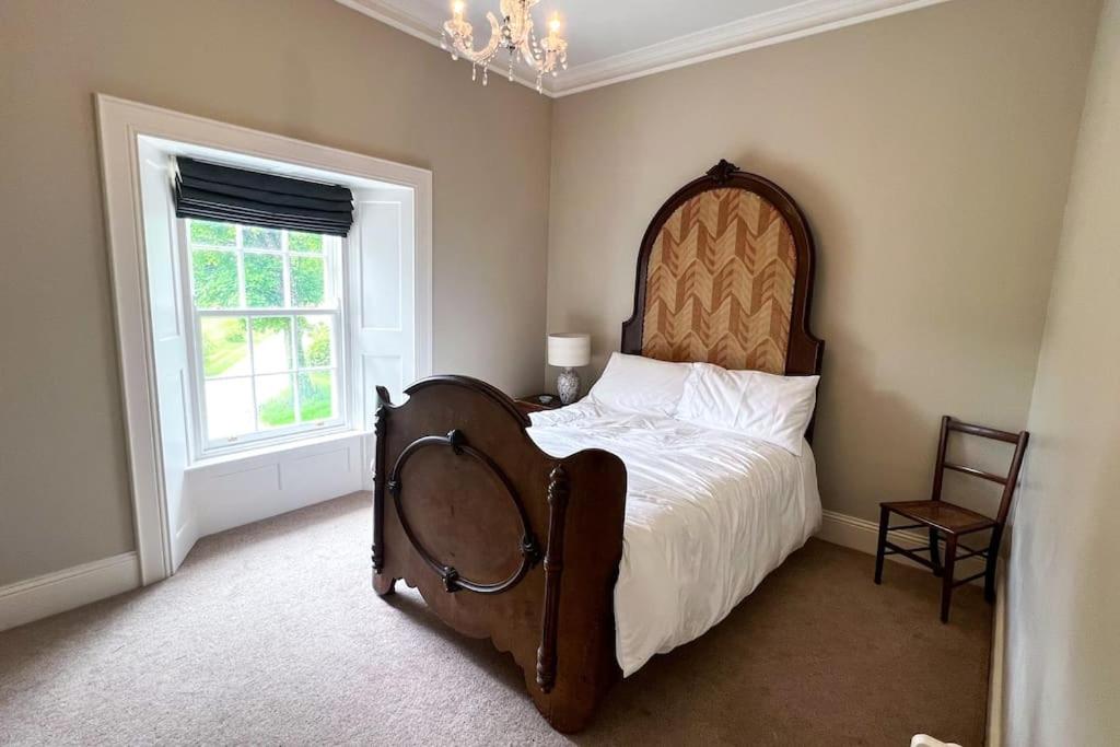 Ballyeriston House