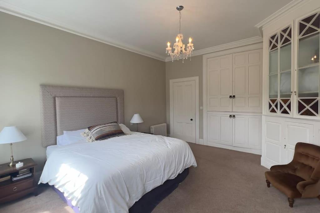 Ballyeriston House
