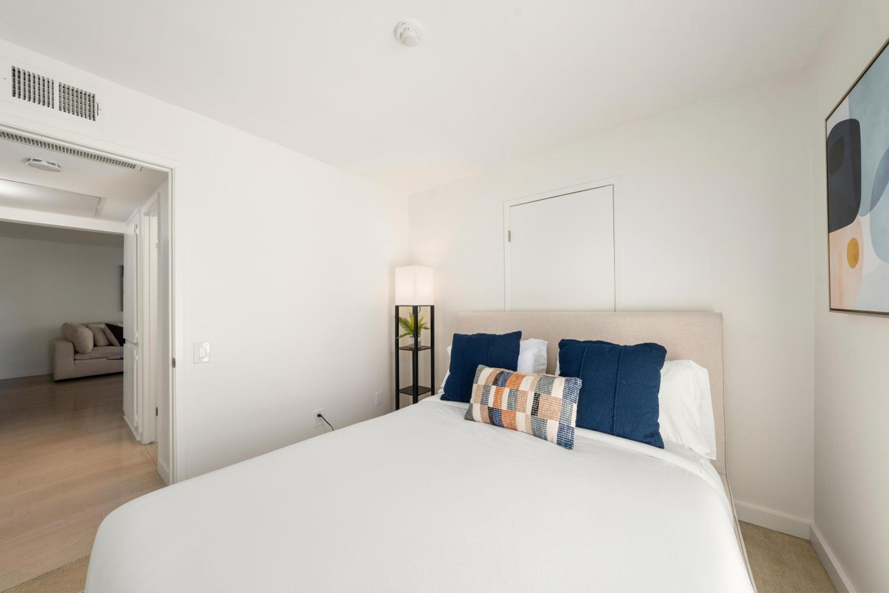 Unaluma 2BR Retreat Santa Monica Prime Location