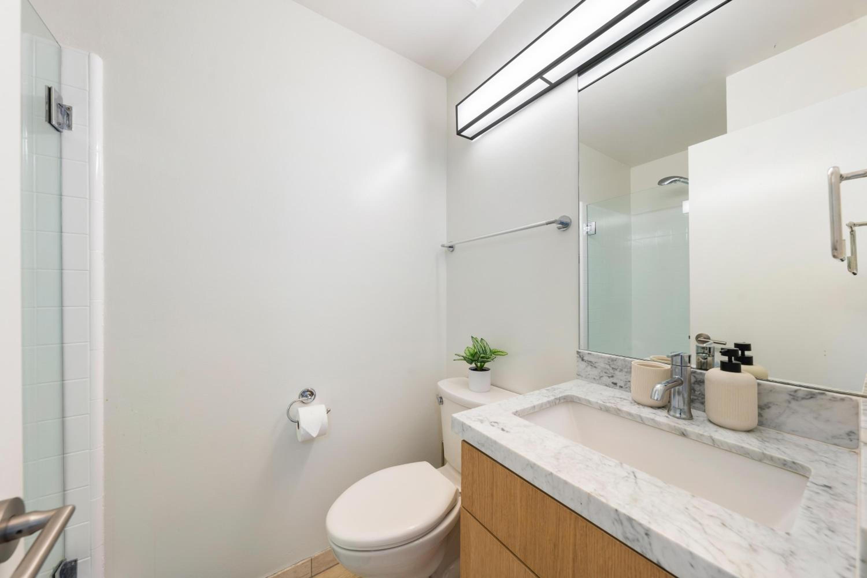 Unaluma 2BR Retreat Santa Monica Prime Location