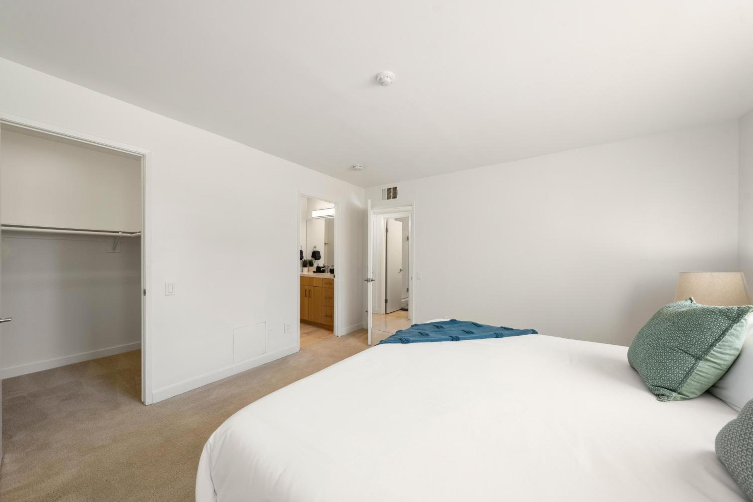 Unaluma 2BR Retreat Santa Monica Prime Location