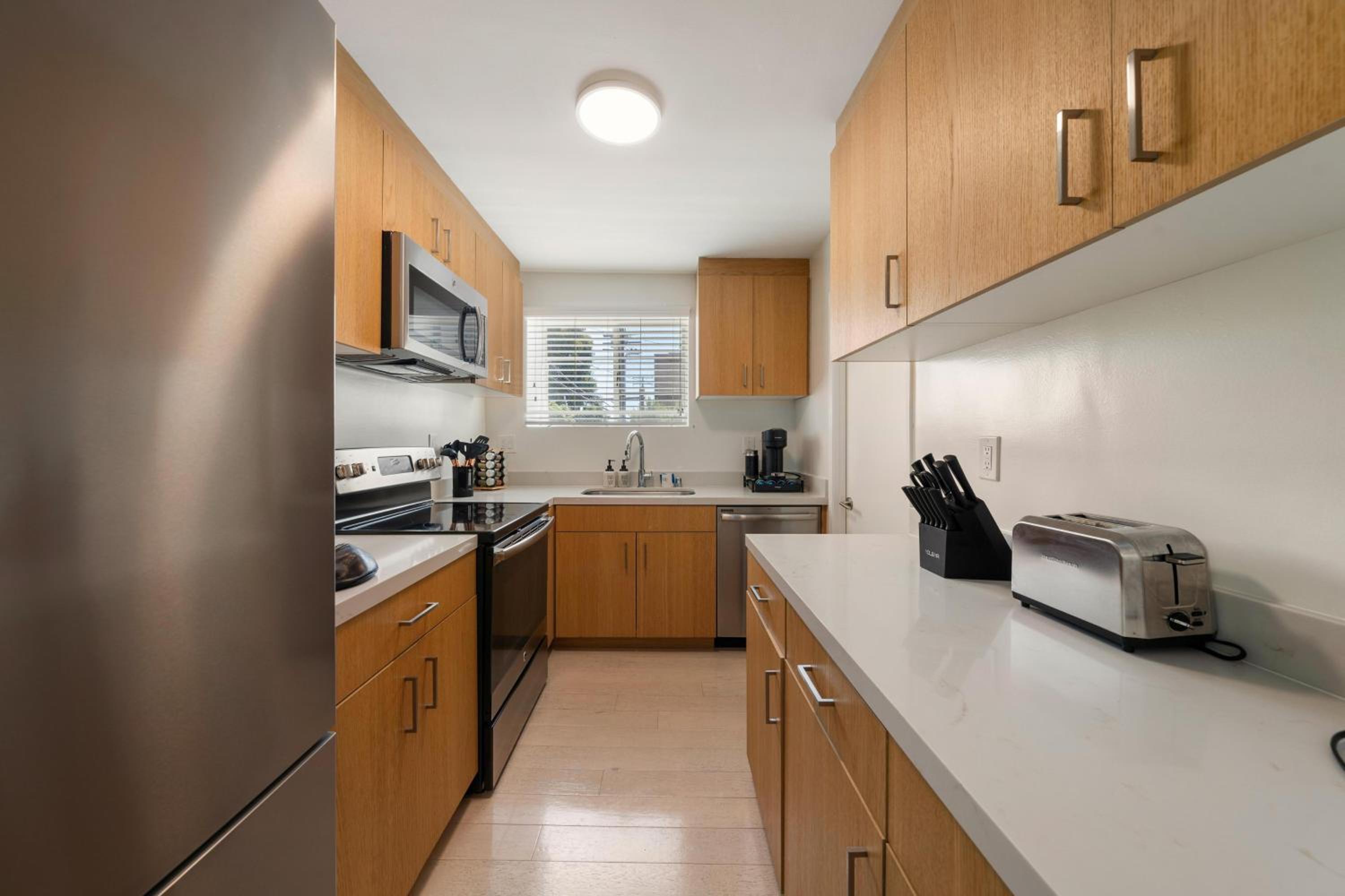 Unaluma 2BR Retreat Santa Monica Prime Location