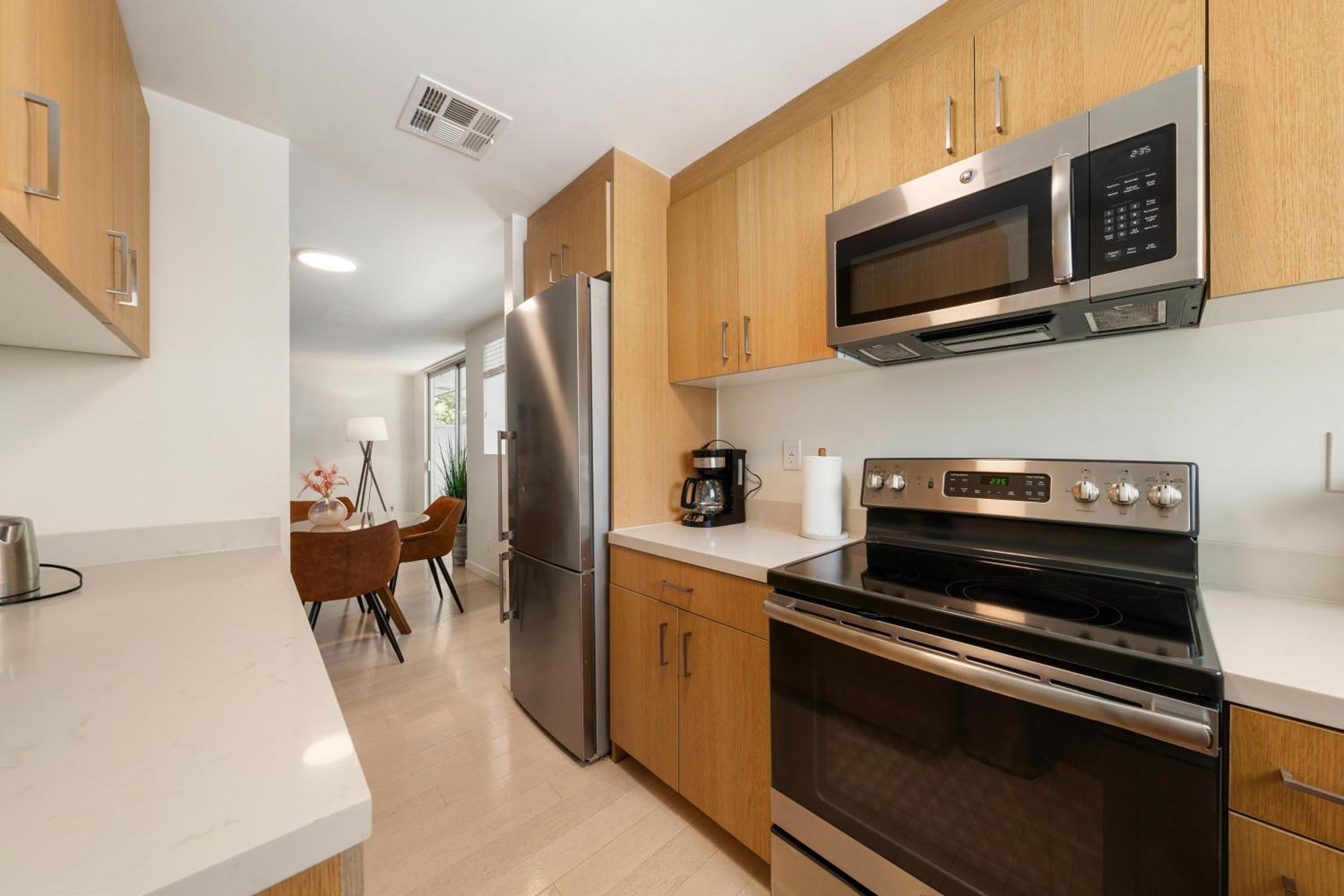 Unaluma 2BR Retreat Santa Monica Prime Location