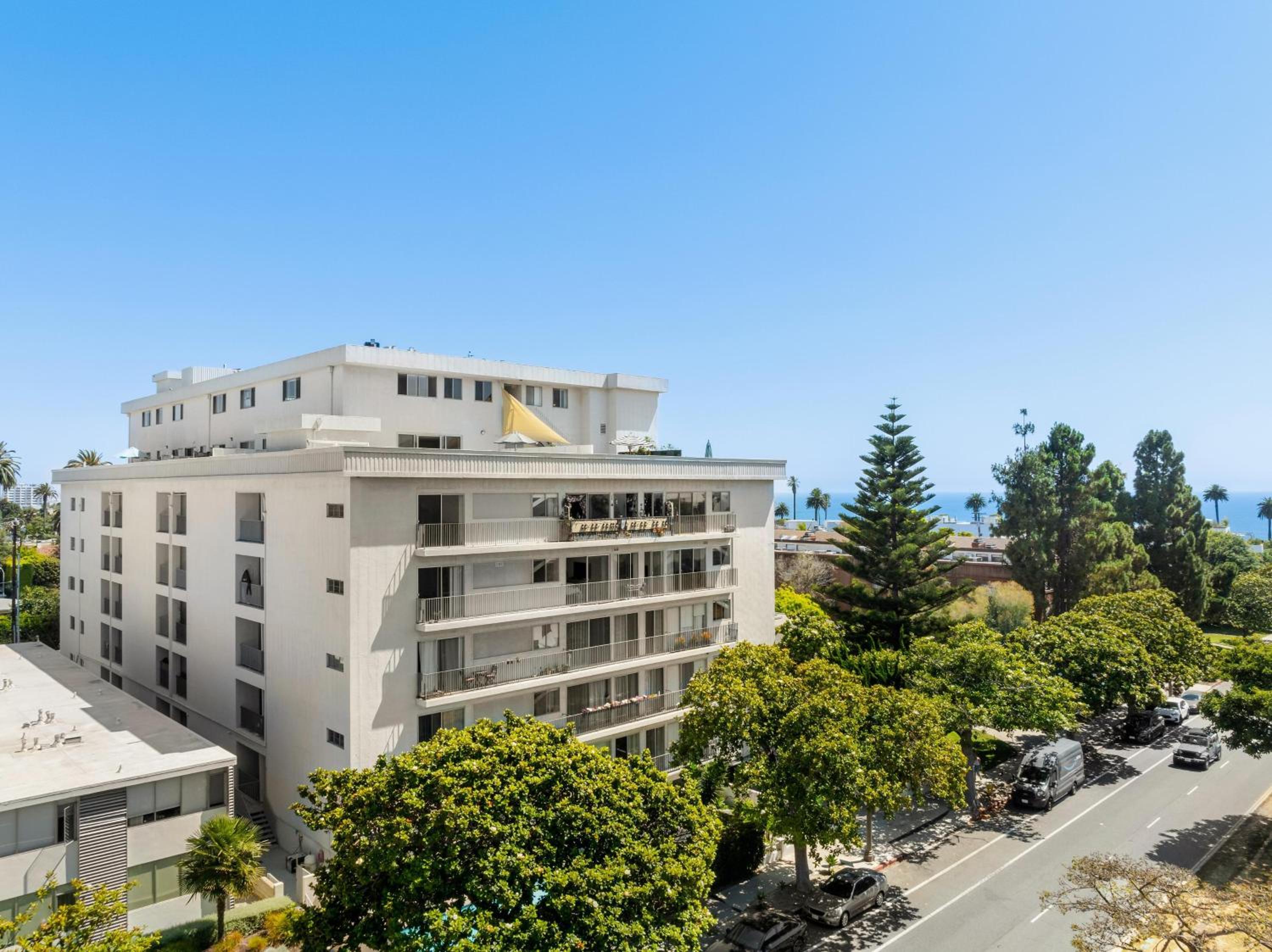 Unaluma 2BR Retreat Santa Monica Prime Location