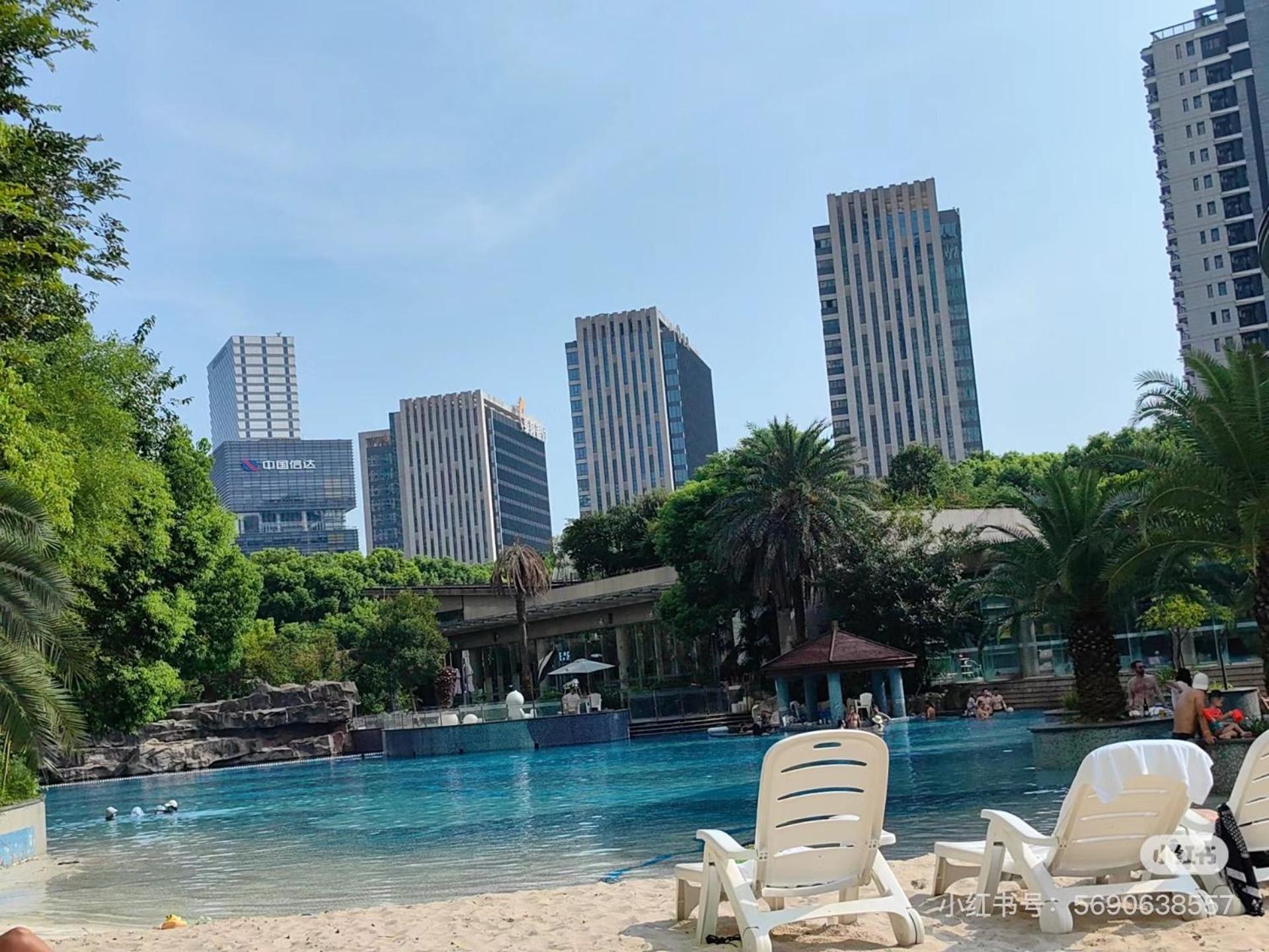 iHome-Lujiazui Riverside, Bund Riverview, Skyscrapers Citywalk, Deluxe Shanghai Living, As Pictured