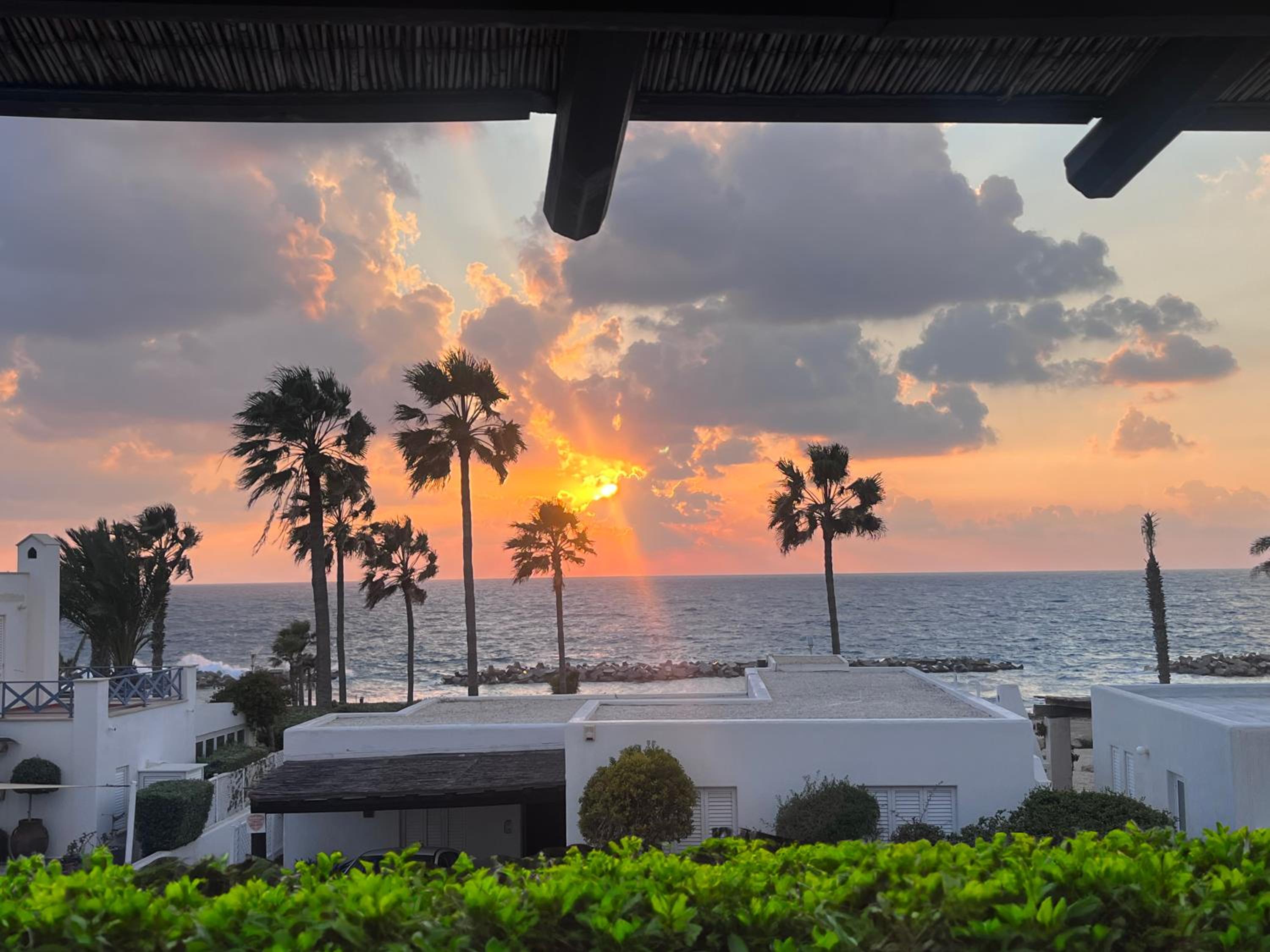 Sunset Deluxe Villa and Studios